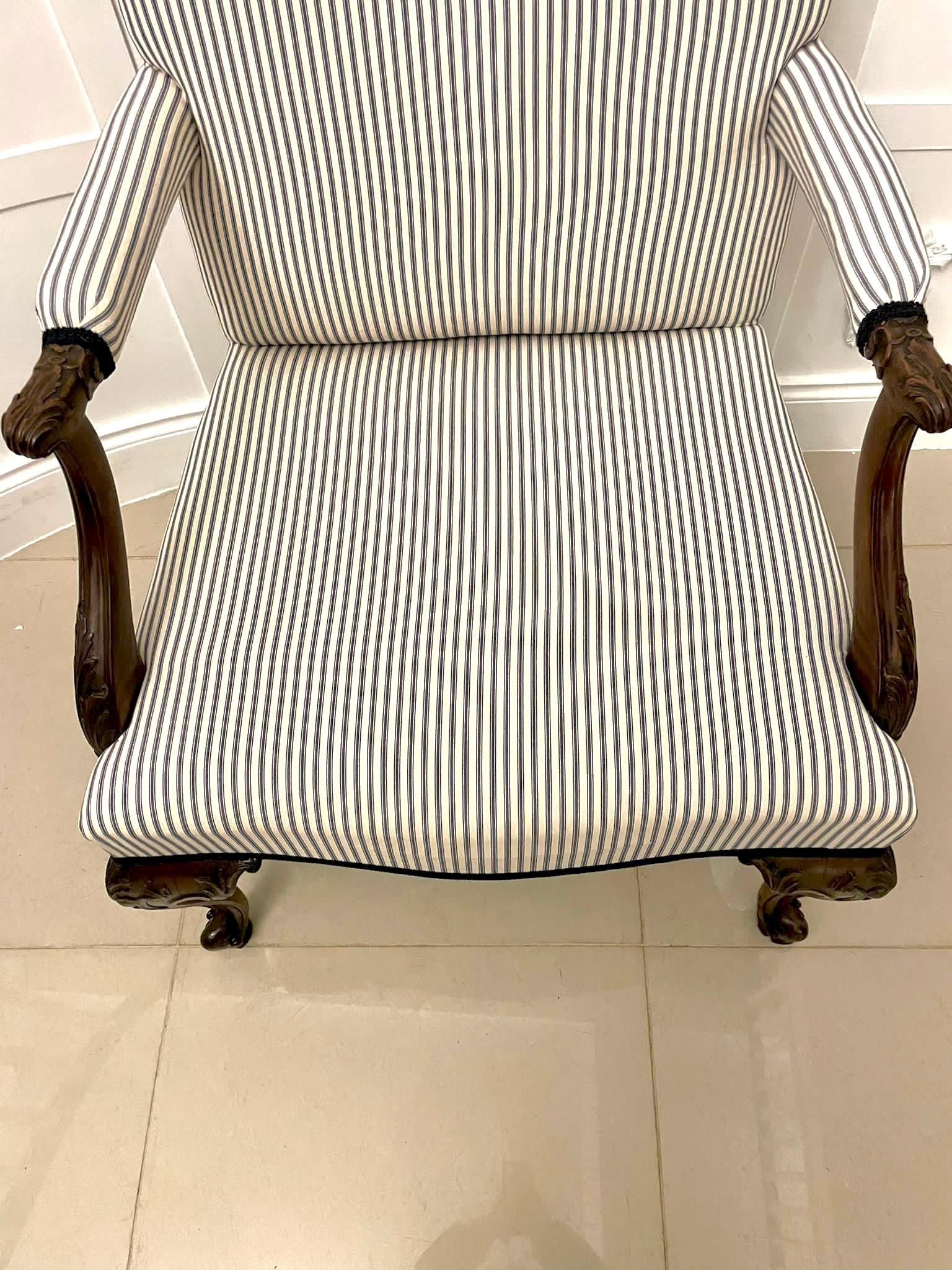 Großer antiker geschnitzter Gainsborough-Sessel aus Mahagoni von herausragender Qualität (Sonstiges) im Angebot
