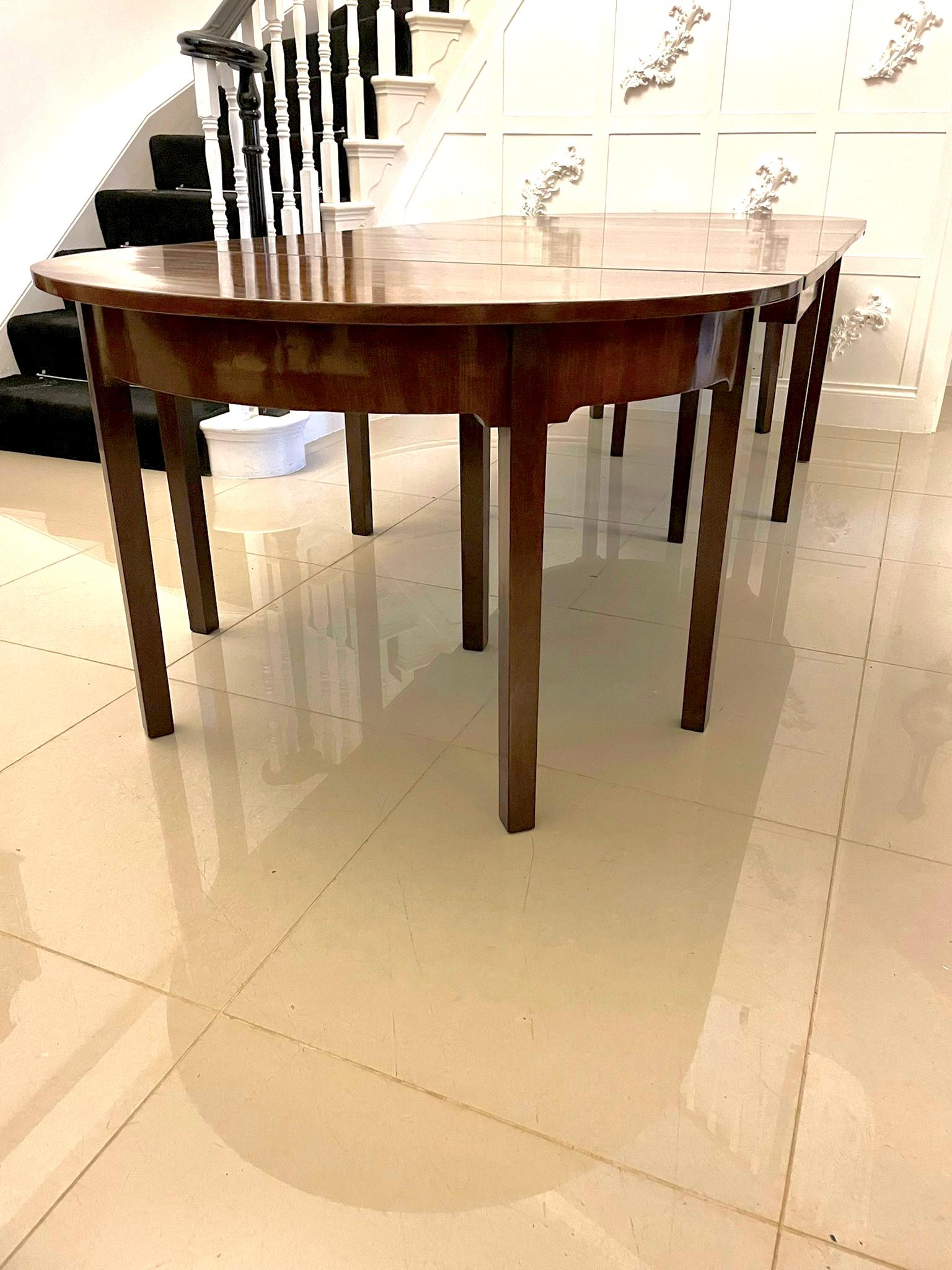 Grande table de salle à manger métamorphique en acajou figuré ancien de qualité exceptionnelle en vente 6