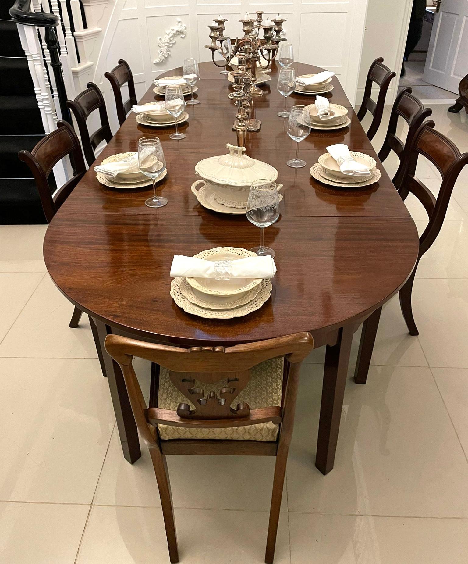 Inglese Tavolo da pranzo metamorfico di grandi dimensioni in mogano antico figurato di qualità eccezionale in vendita