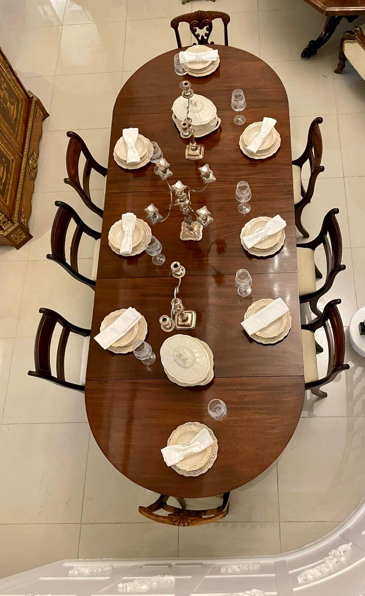Autre Grande table de salle à manger métamorphique en acajou figuré ancien de qualité exceptionnelle en vente