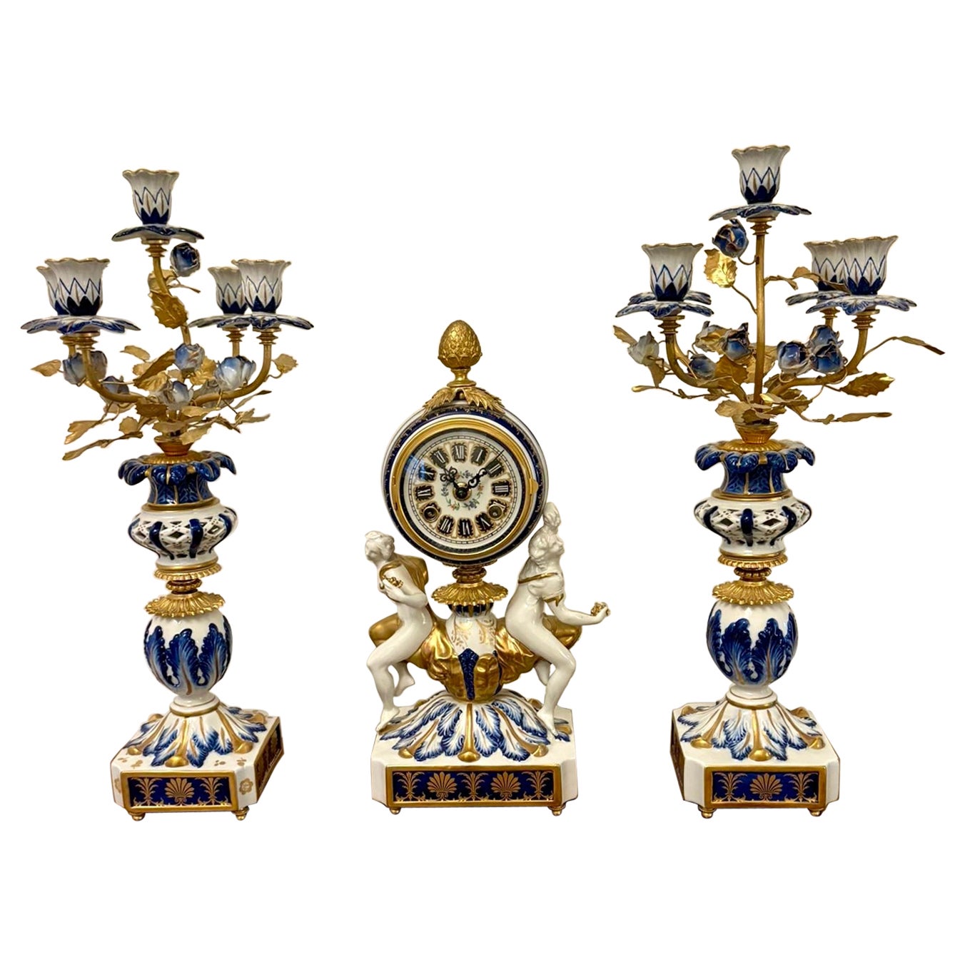 Grande orologio di qualità eccezionale in porcellana francese antica e metallo dorato