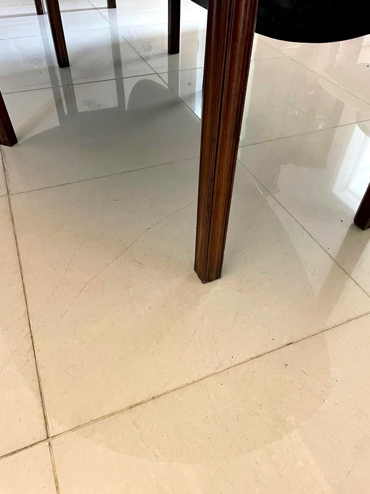 Grande table à manger ancienne en acajou irlandais George III de qualité exceptionnelle en vente 3