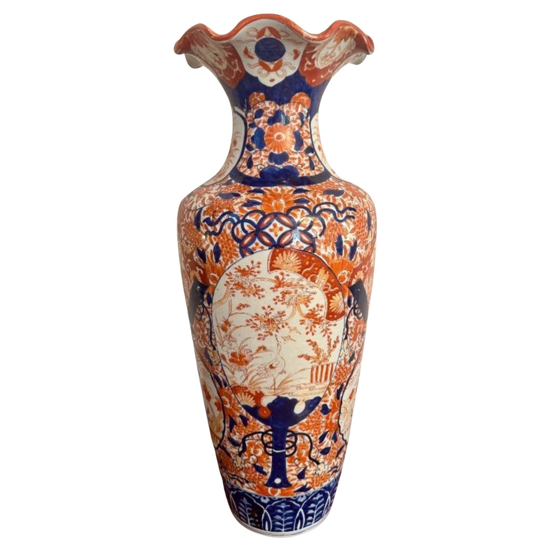 Vase sur pied imari japonais ancien de qualité exceptionnelle
