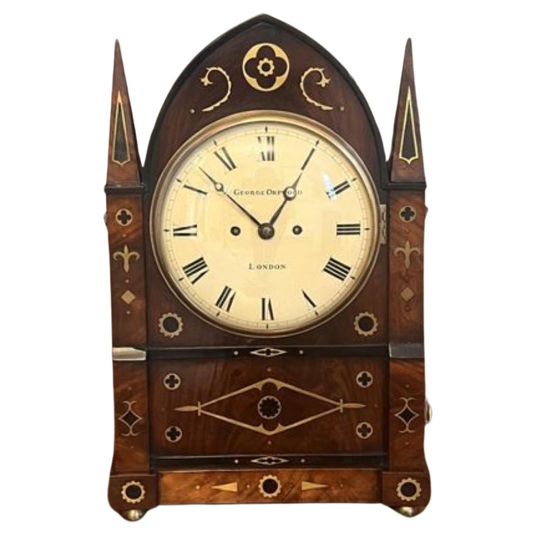Grande horloge ancienne de style régence en laiton incrusté, d'une qualité exceptionnelle.