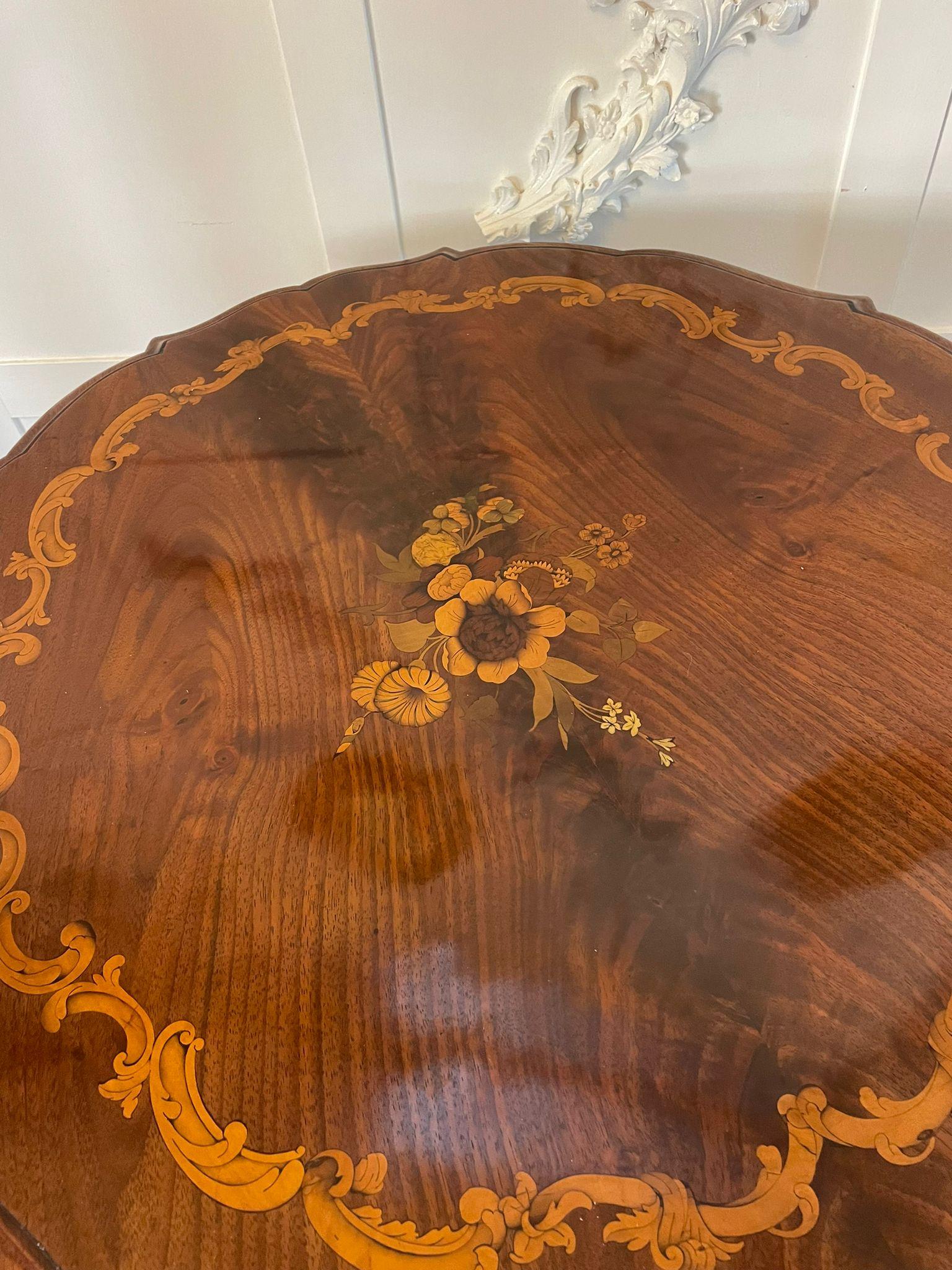 Outstanding Quality Large Antique Victorian Walnut Marquetry Inlaid Lamp Table For Sale 4