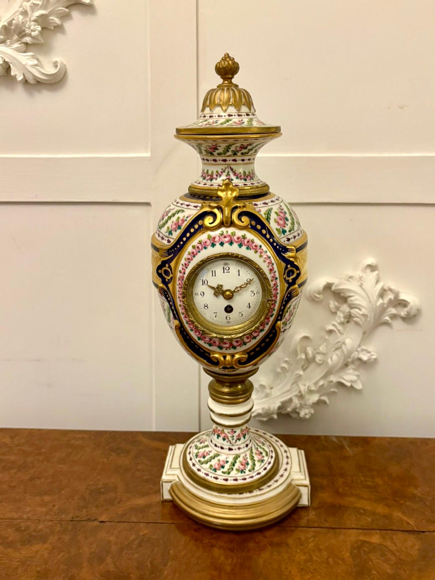 Grande horloge de cheminée française ancienne peinte à la main de qualité exceptionnelle en vente 3