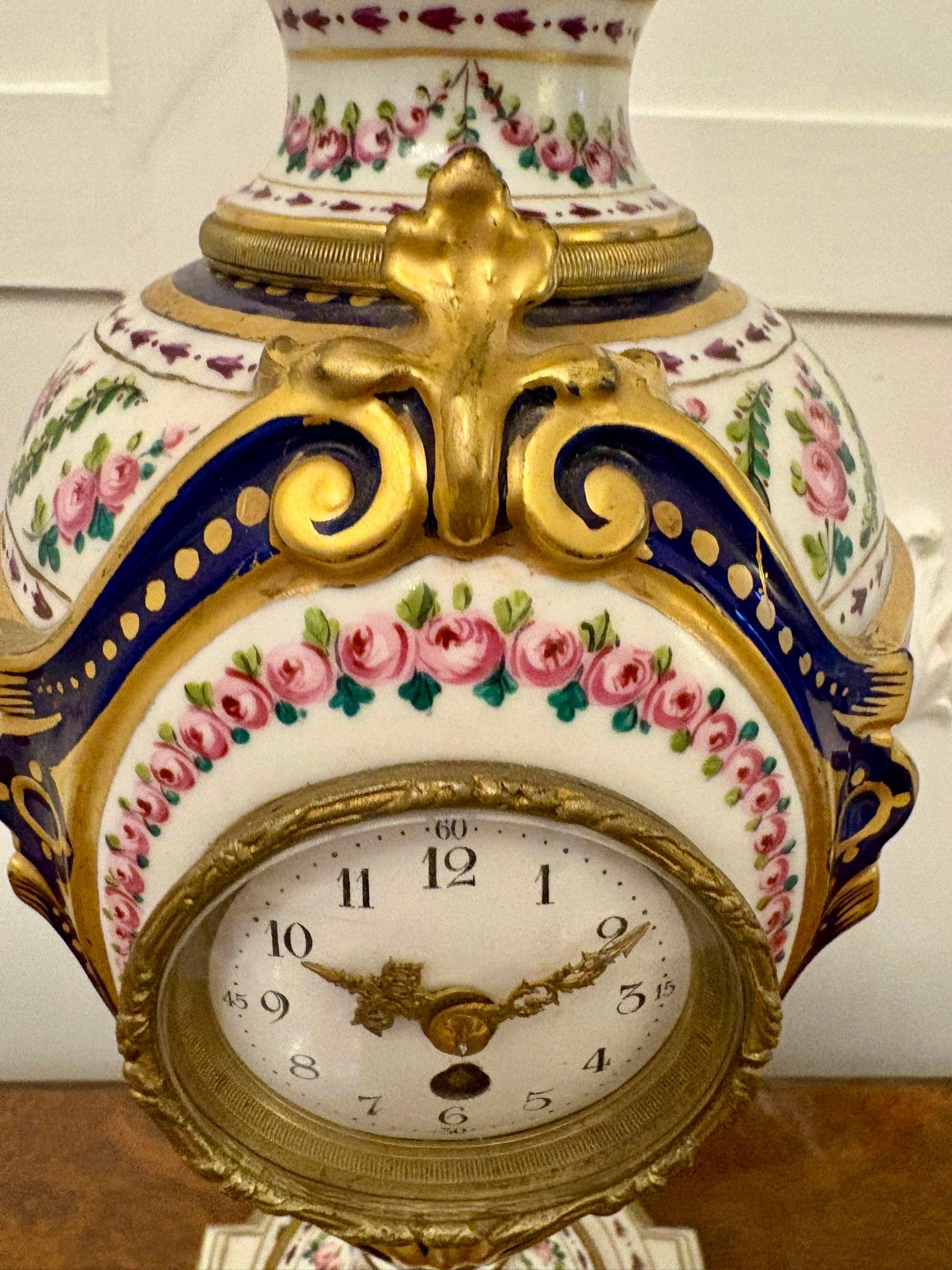 Grande horloge de cheminée française ancienne peinte à la main de qualité exceptionnelle Bon état - En vente à Suffolk, GB
