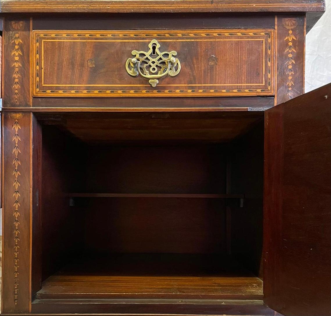 18th Century and Earlier Quality Antique Large George III Inlaid Mahogany Sideboard