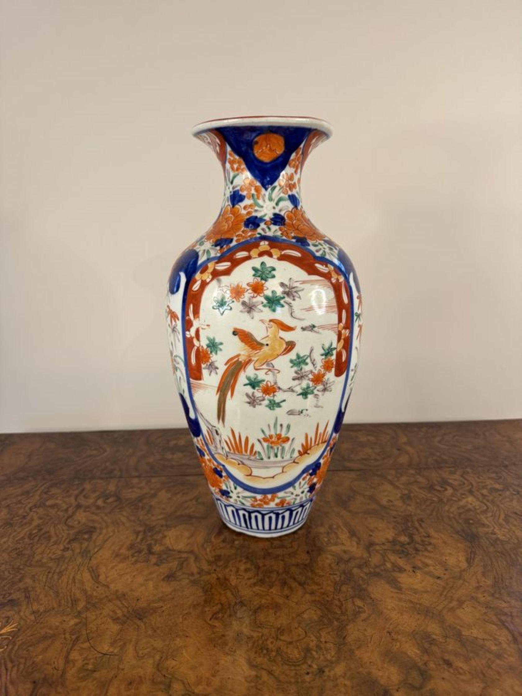 Grande paire de vases imari japonais anciens de qualité exceptionnelle Bon état - En vente à Ipswich, GB