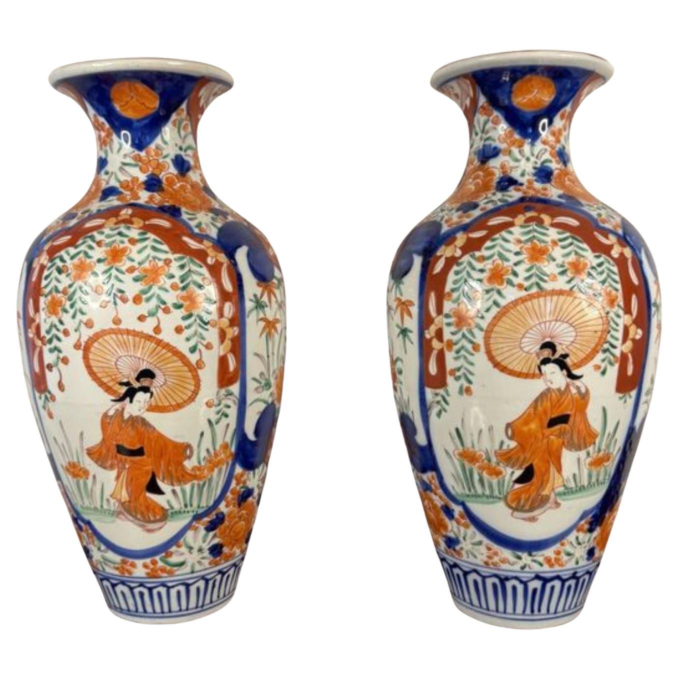 Pareja de grandes jarrones imari japoneses antiguos de calidad excepcional