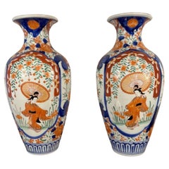 Pareja de grandes jarrones imari japoneses antiguos de calidad excepcional