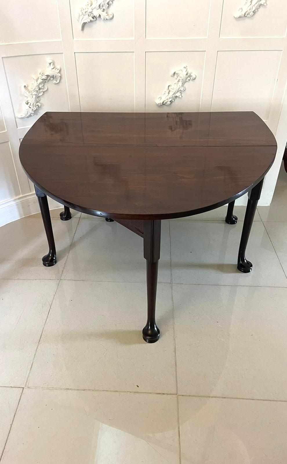 Grande table de salle à manger inhabituelle en acajou George III de qualité exceptionnelle en vente 5