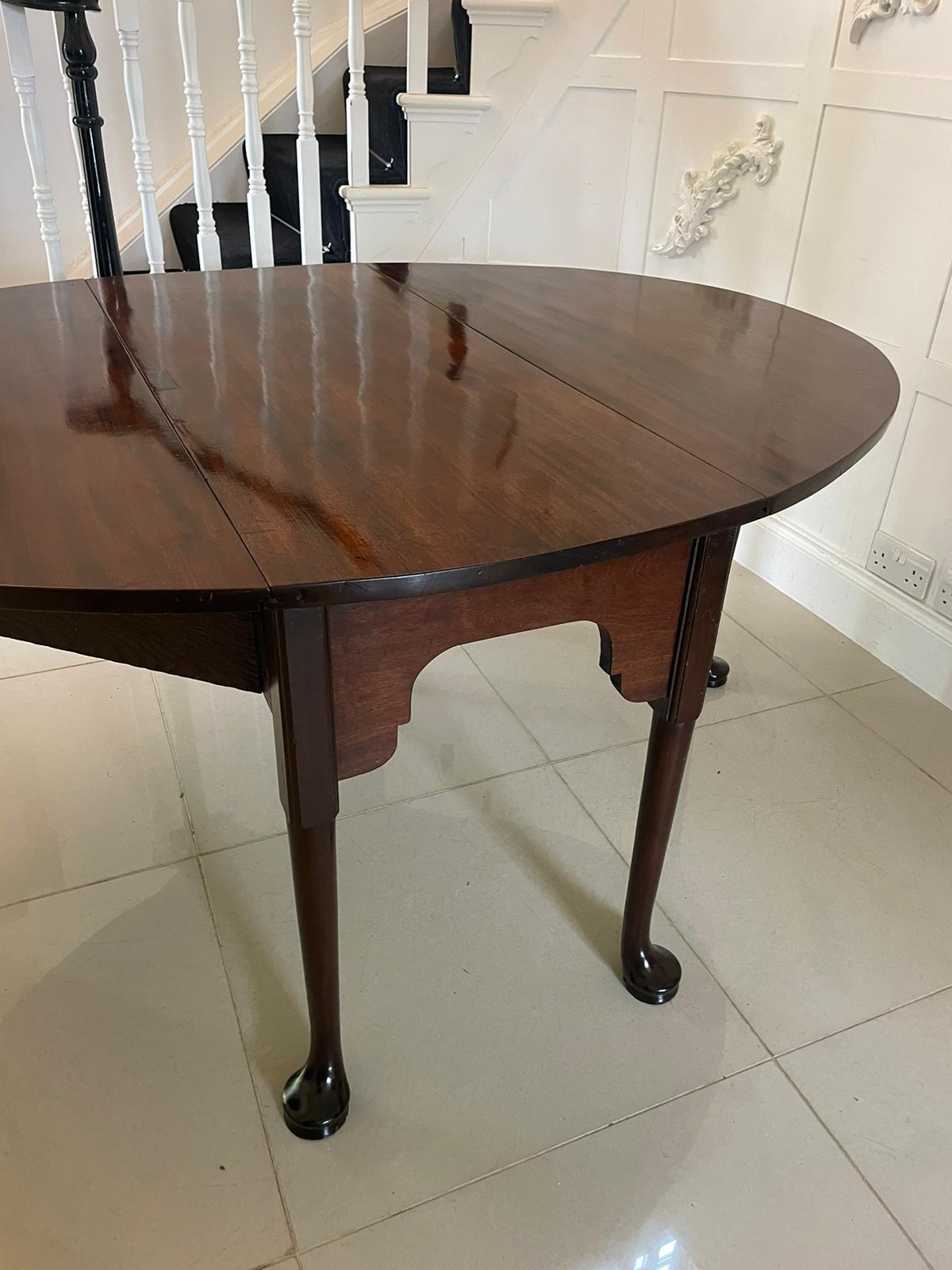 Grande table de salle à manger inhabituelle en acajou George III de qualité exceptionnelle Bon état - En vente à Suffolk, GB