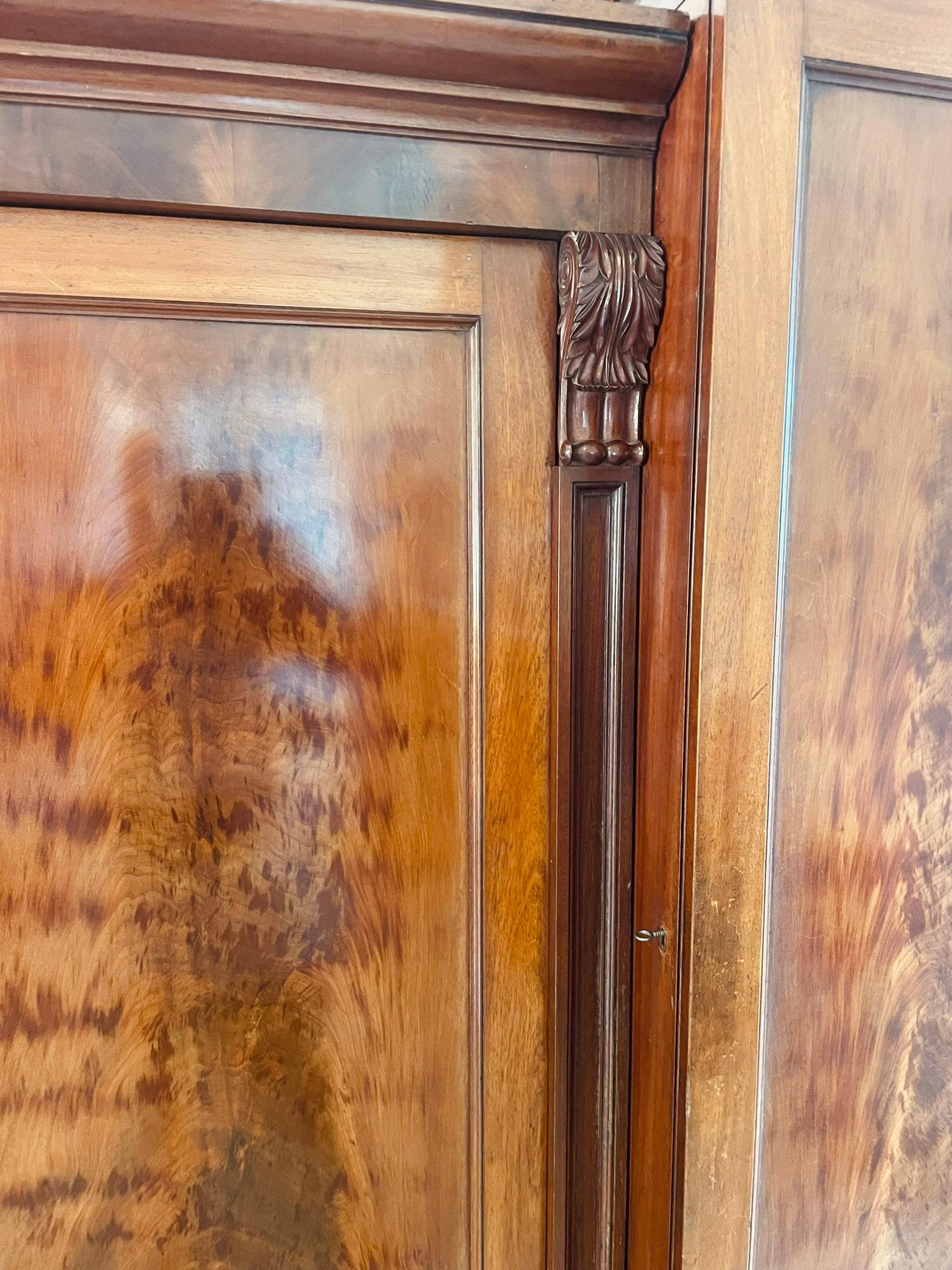 English Outstanding Quality Large Victorian Antique Figured Mahogany Four Door Wardrobe For Sale