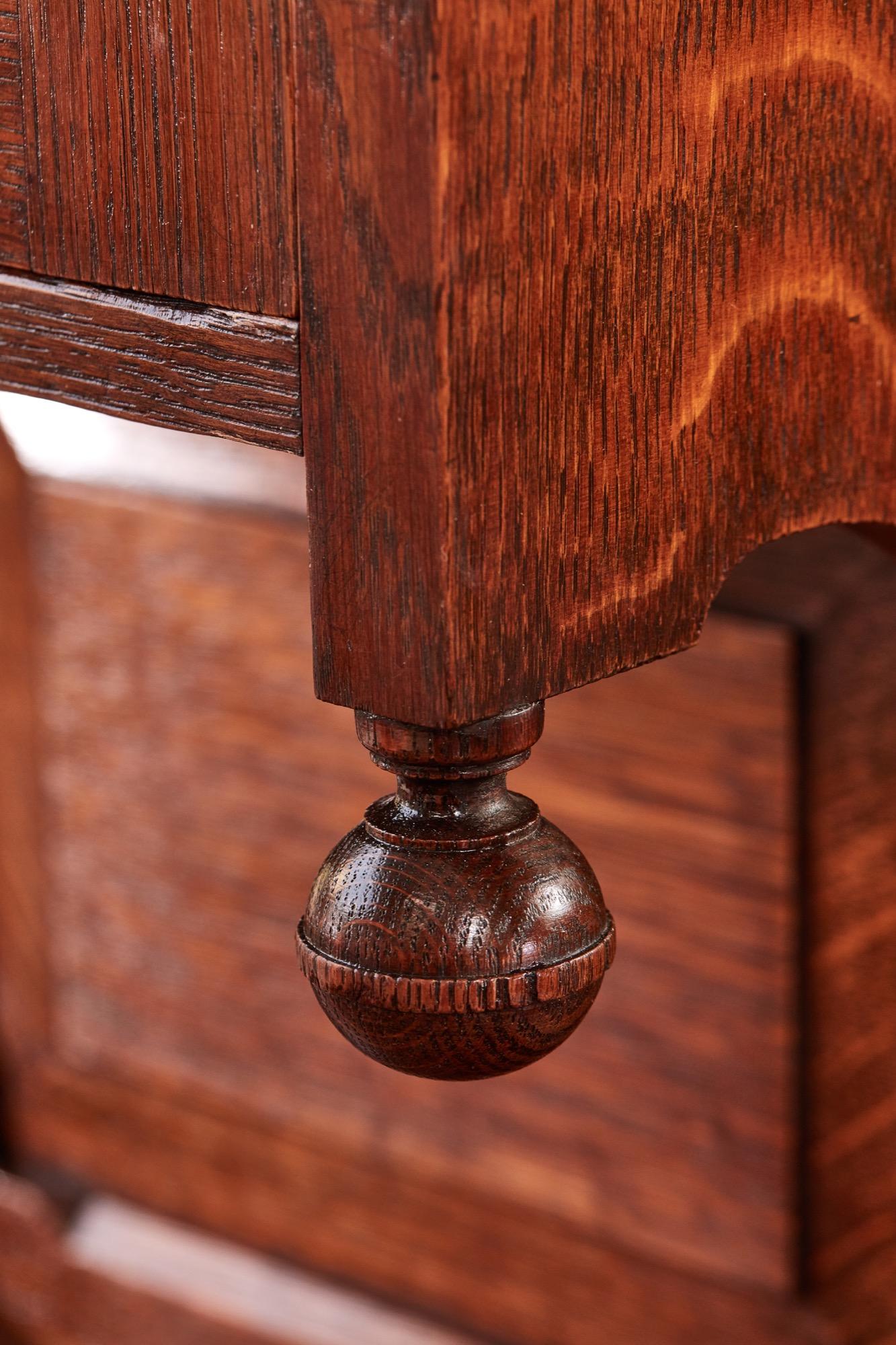 Outstanding Quality Oak Arts & Crafts Sideboard For Sale 1