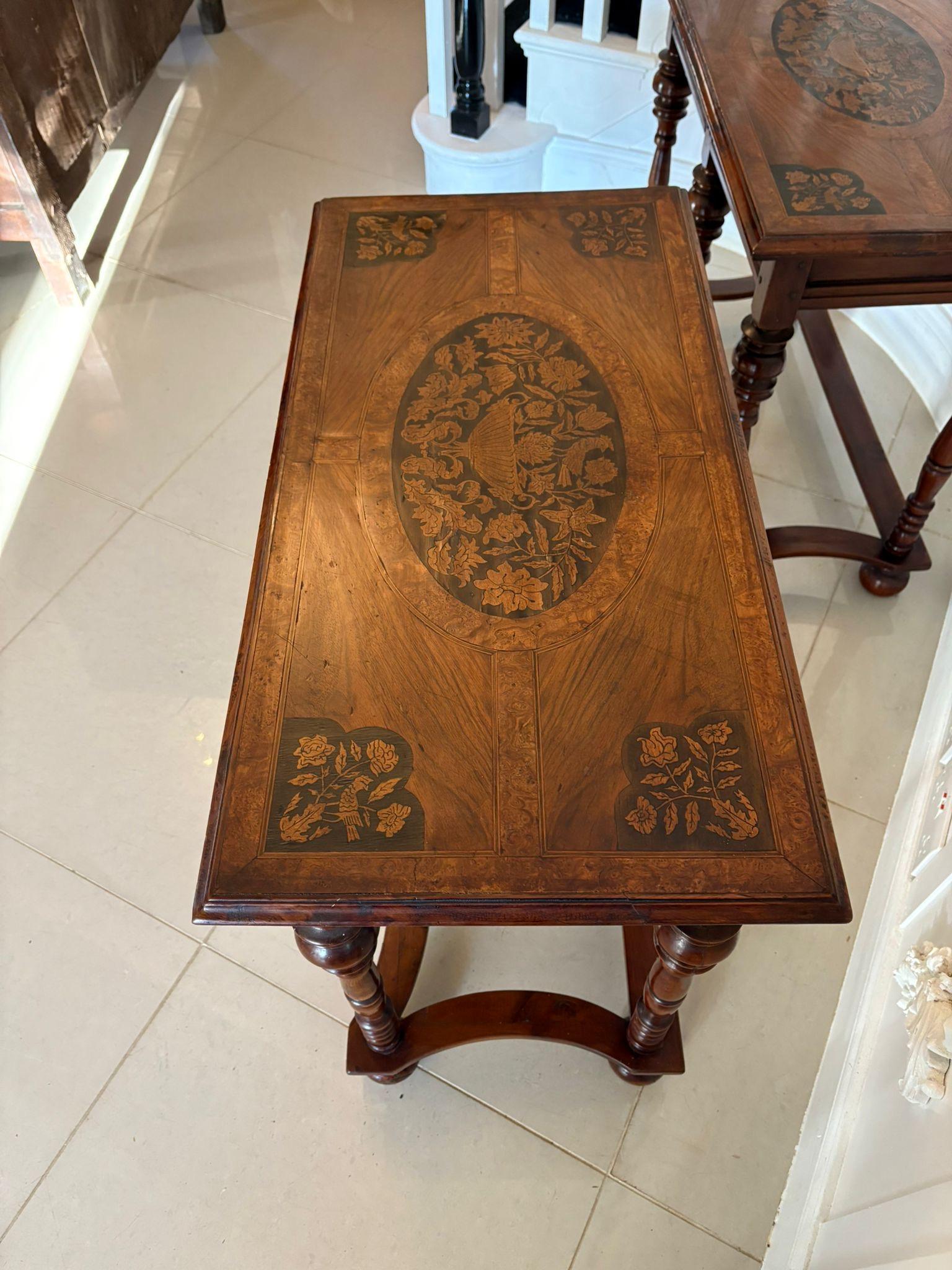 Paire de tables consoles anciennes en ronce de noyer incrustée de marqueterie, d'une qualité exceptionnelle en vente 2