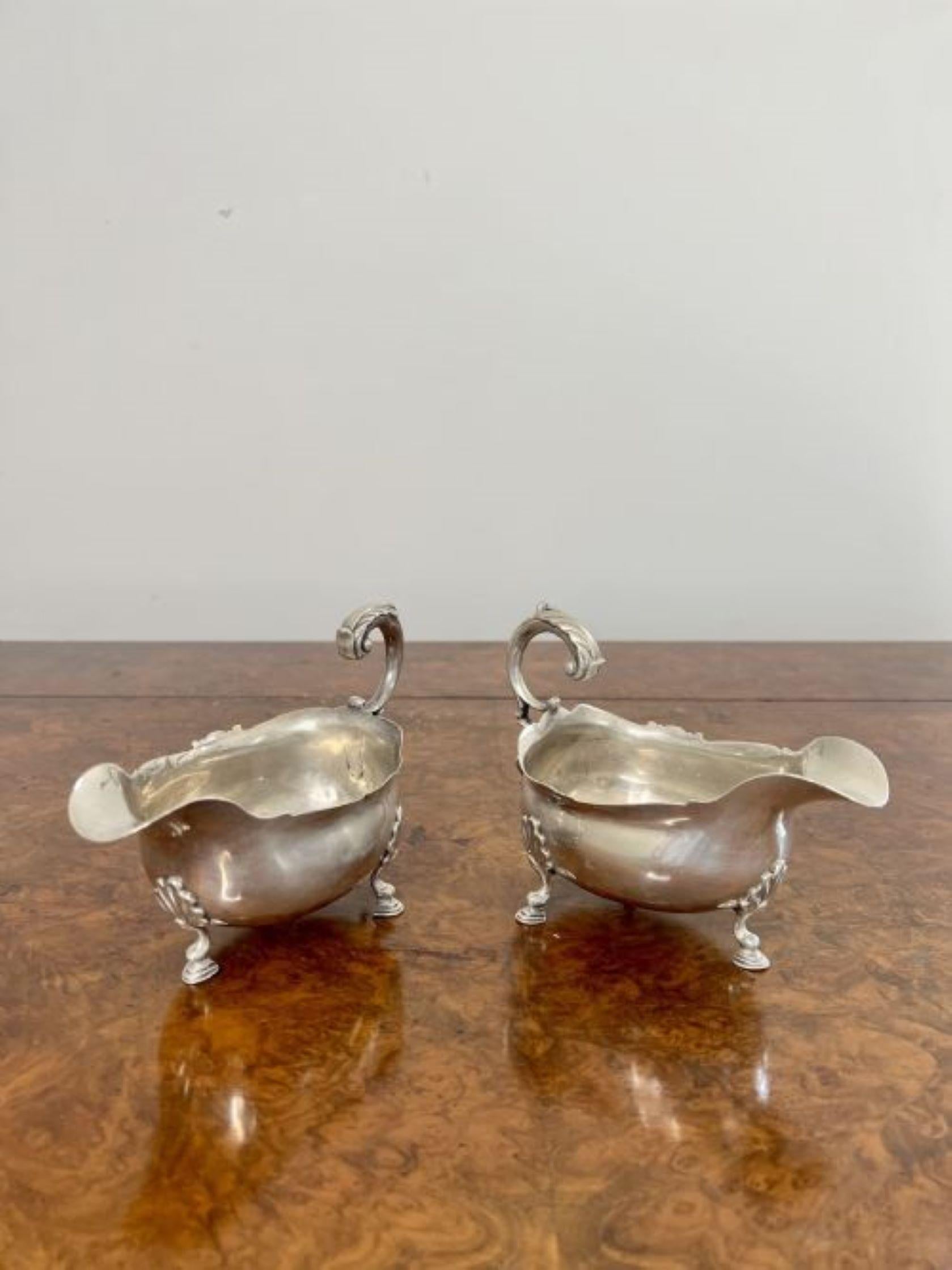 Outstanding quality pair of antique George III silver sauce boats  For Sale 2
