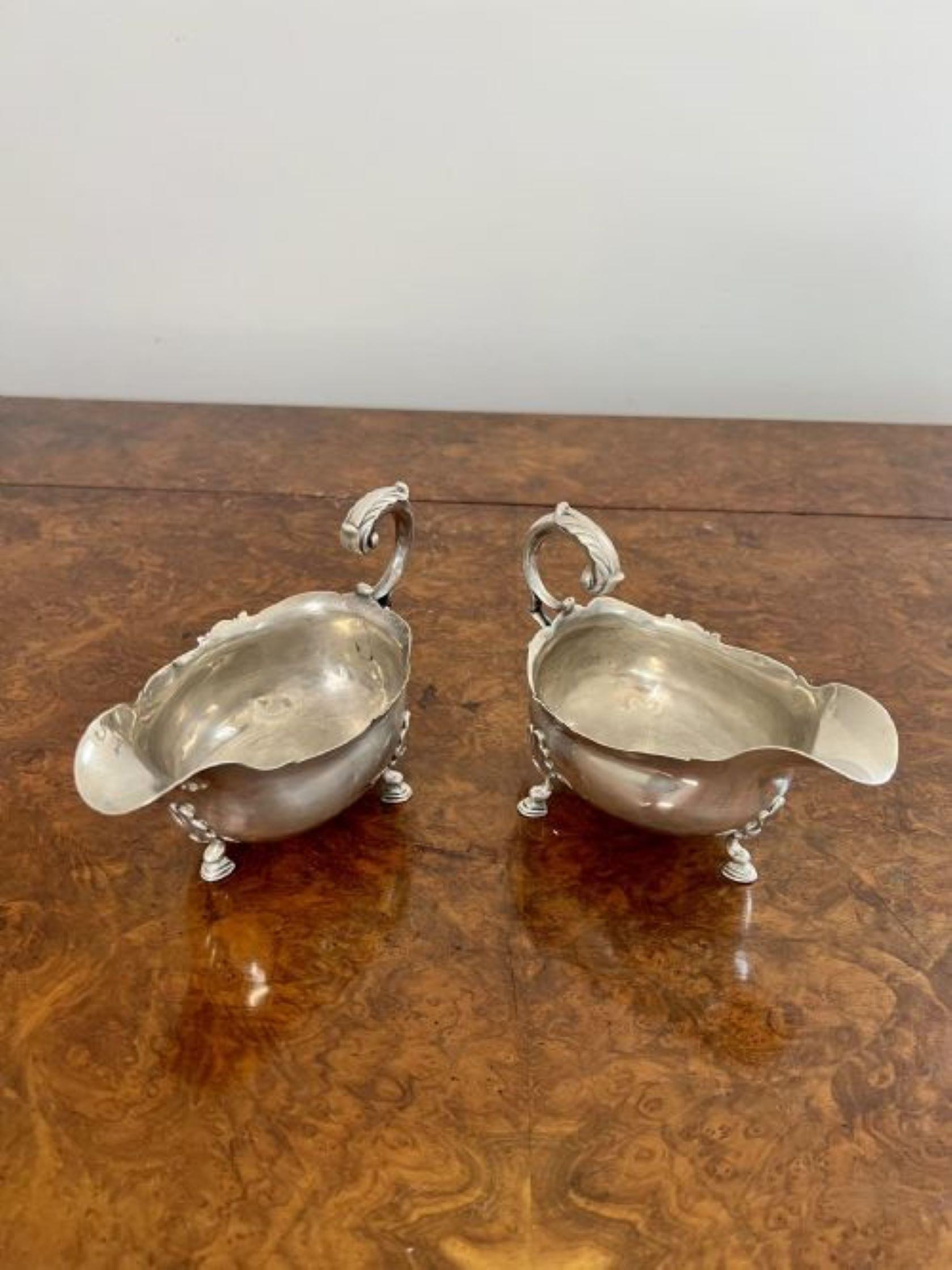 Pareja de salseras antiguas de plata de Jorge III de extraordinaria calidad en venta 4