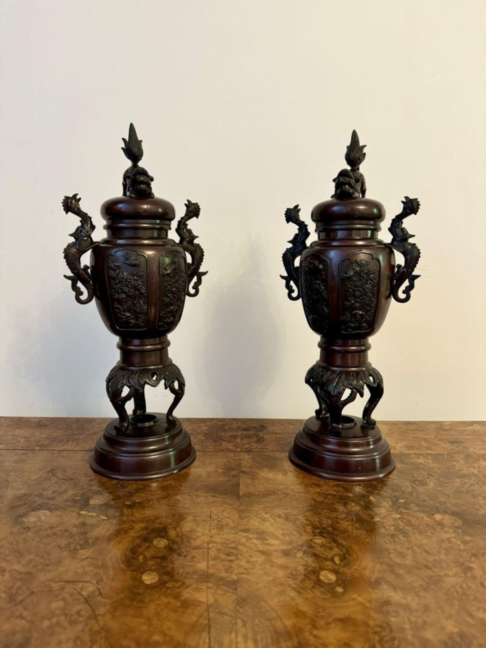 Outstanding quality pair of antique Japanese bronze lidded vases In Good Condition In Ipswich, GB