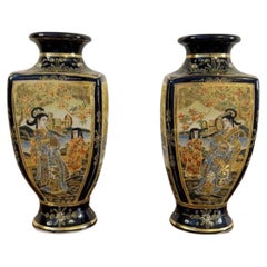Paire de vases satsuma japonais anciens de qualité exceptionnelle 