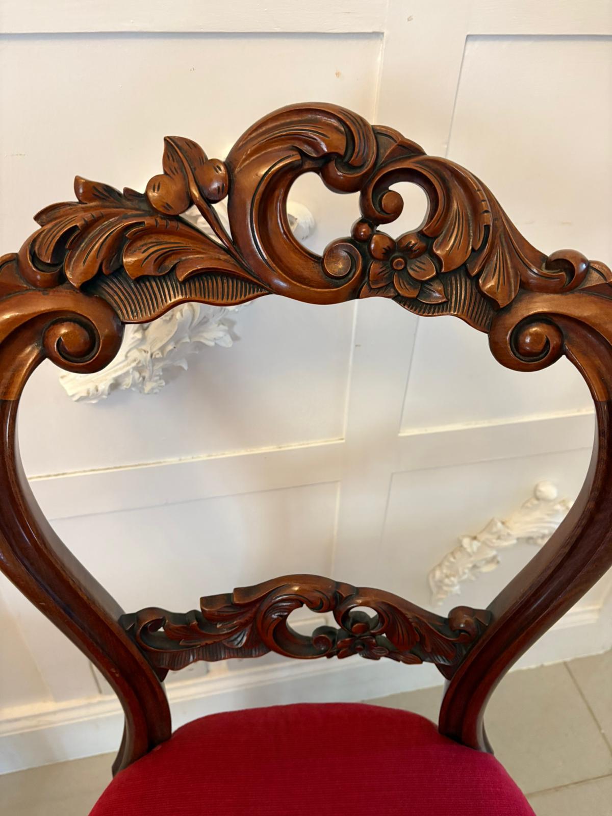 Ensemble de 10 chaises de salle à manger victoriennes anciennes en acajou sculpté de qualité exceptionnelle en vente 5