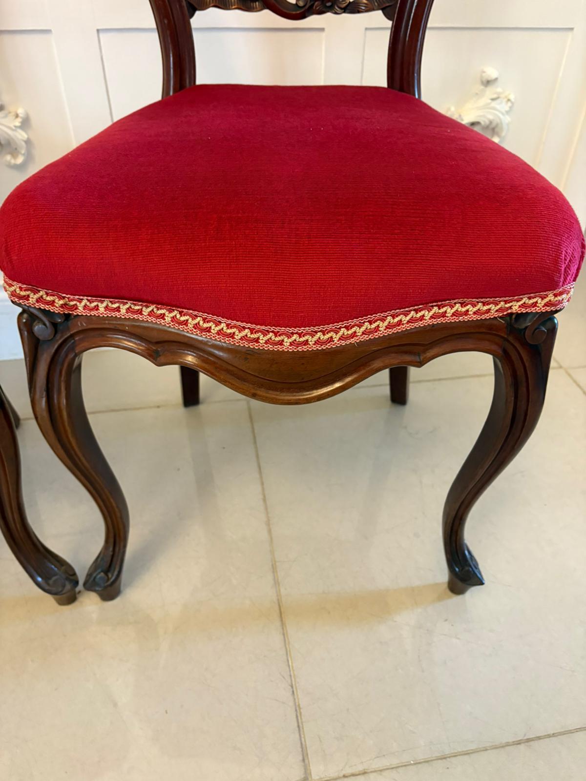 Ensemble de 10 chaises de salle à manger victoriennes anciennes en acajou sculpté de qualité exceptionnelle en vente 6
