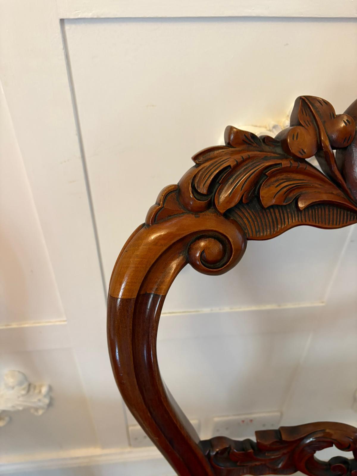 Ensemble de 10 chaises de salle à manger victoriennes anciennes en acajou sculpté de qualité exceptionnelle en vente 7