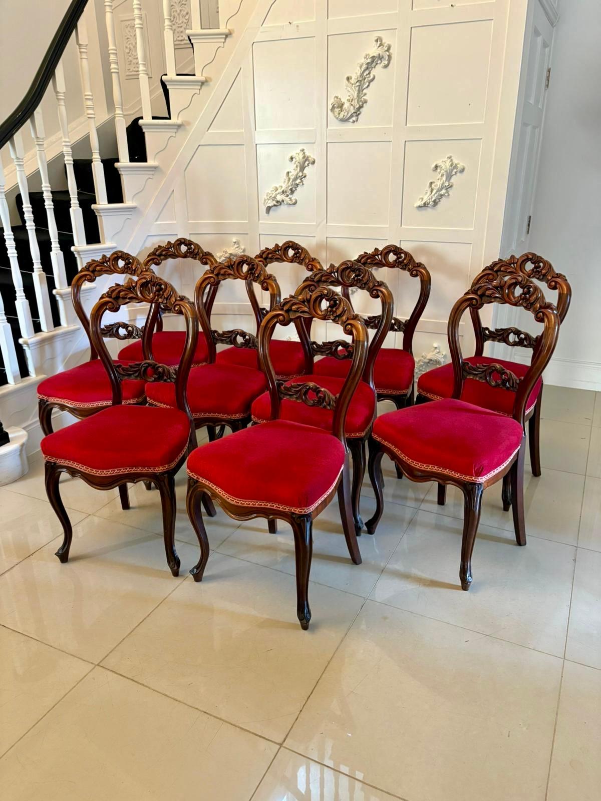 Victorien Ensemble de 10 chaises de salle à manger victoriennes anciennes en acajou sculpté de qualité exceptionnelle en vente