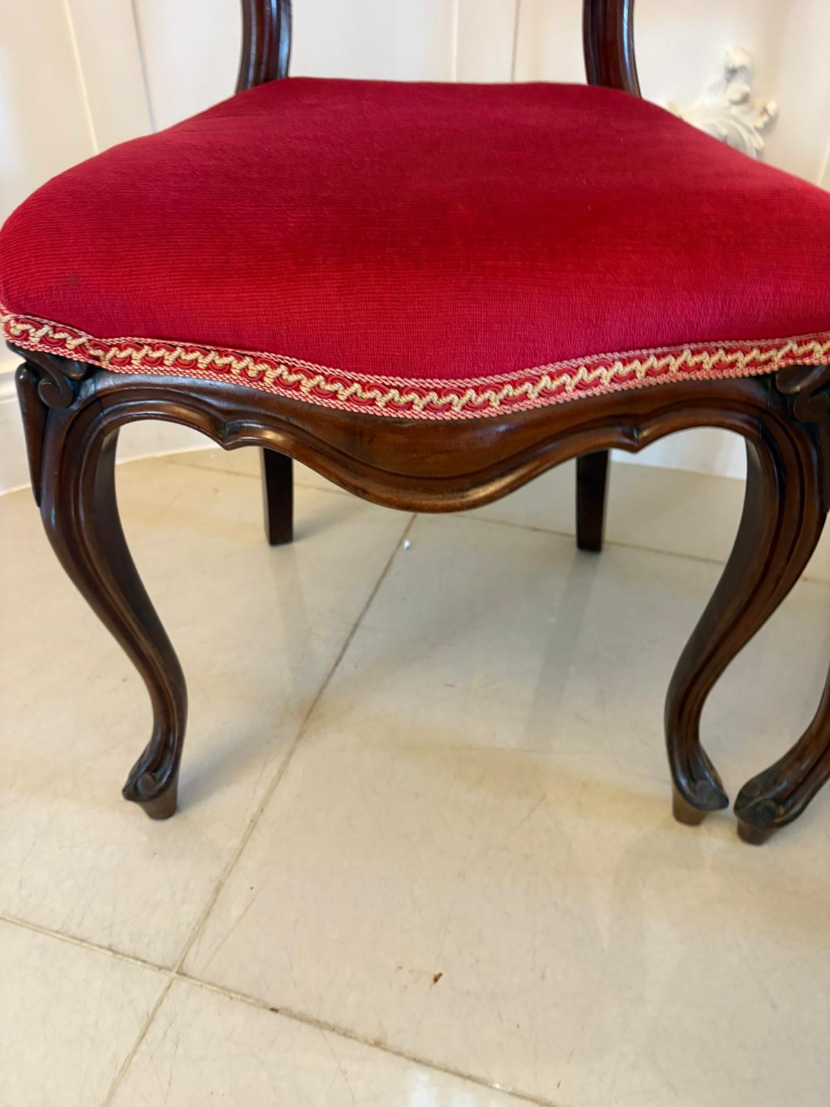 Ensemble de 10 chaises de salle à manger victoriennes anciennes en acajou sculpté de qualité exceptionnelle Bon état - En vente à Suffolk, GB