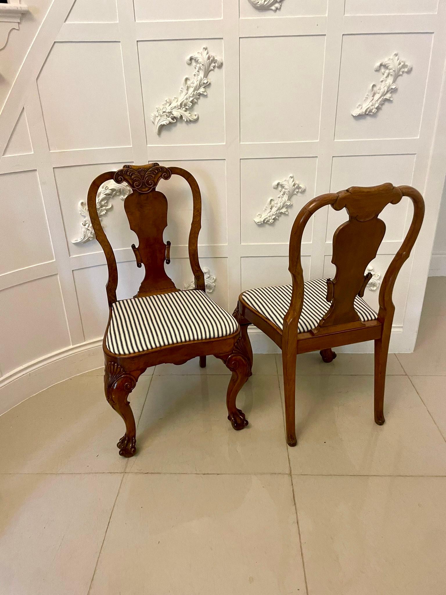 Ensemble de 12 chaises de salle à manger en ronce de noyer de l'époque victorienne, d'une qualité exceptionnelle en vente 11