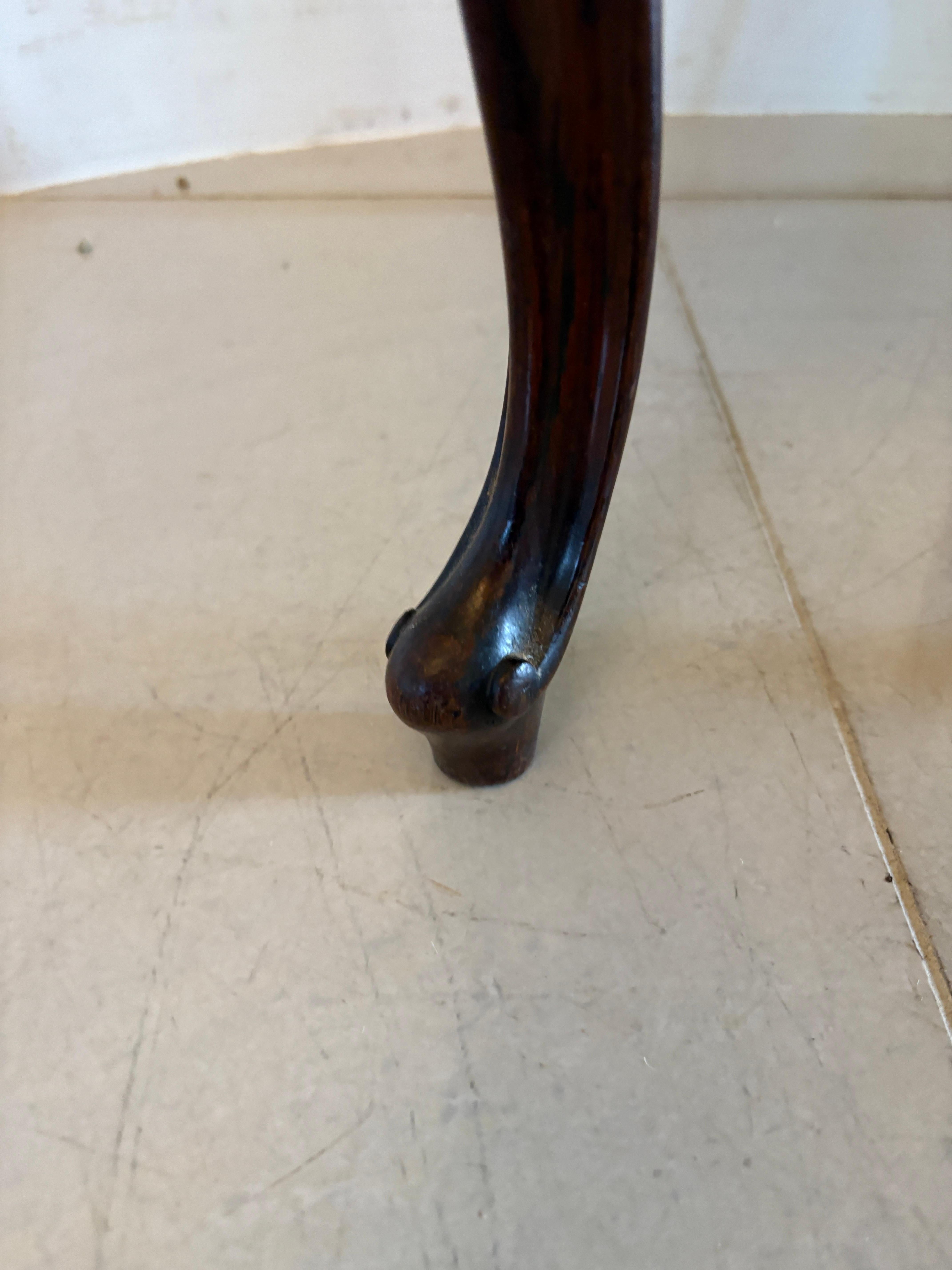 Ensemble de 4 chaises de salle à manger en palissandre sculpté de l'époque victorienne, de qualité exceptionnelle en vente 9