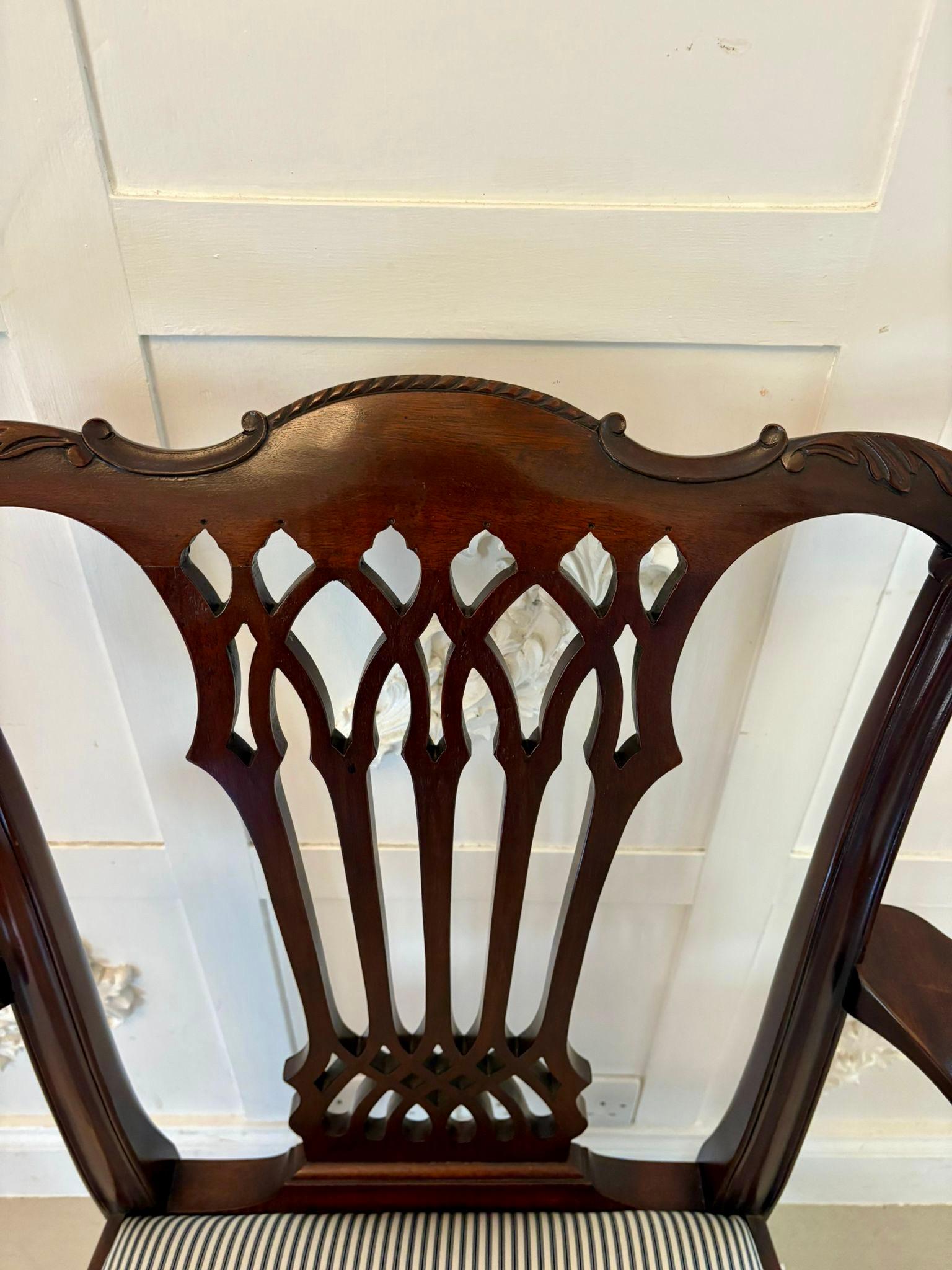 Ensemble de 8 chaises de salle à manger victoriennes anciennes en acajou sculpté de qualité exceptionnelle en vente 2