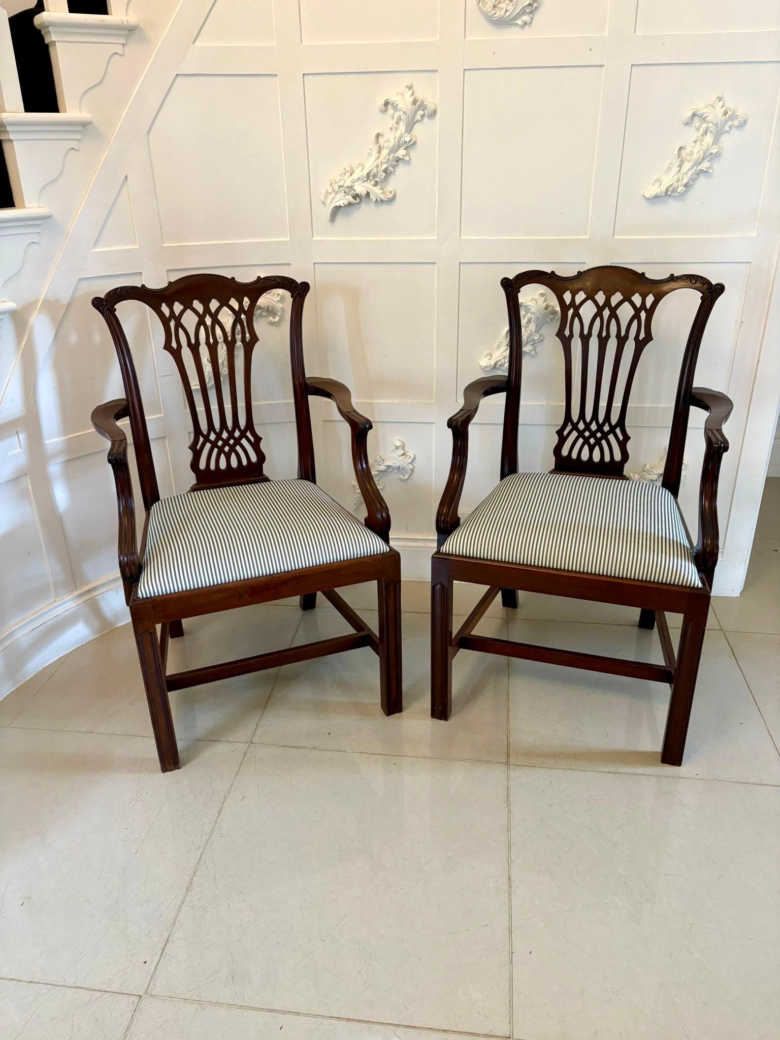 Ensemble de 8 chaises de salle à manger victoriennes anciennes en acajou sculpté de qualité exceptionnelle en vente 4