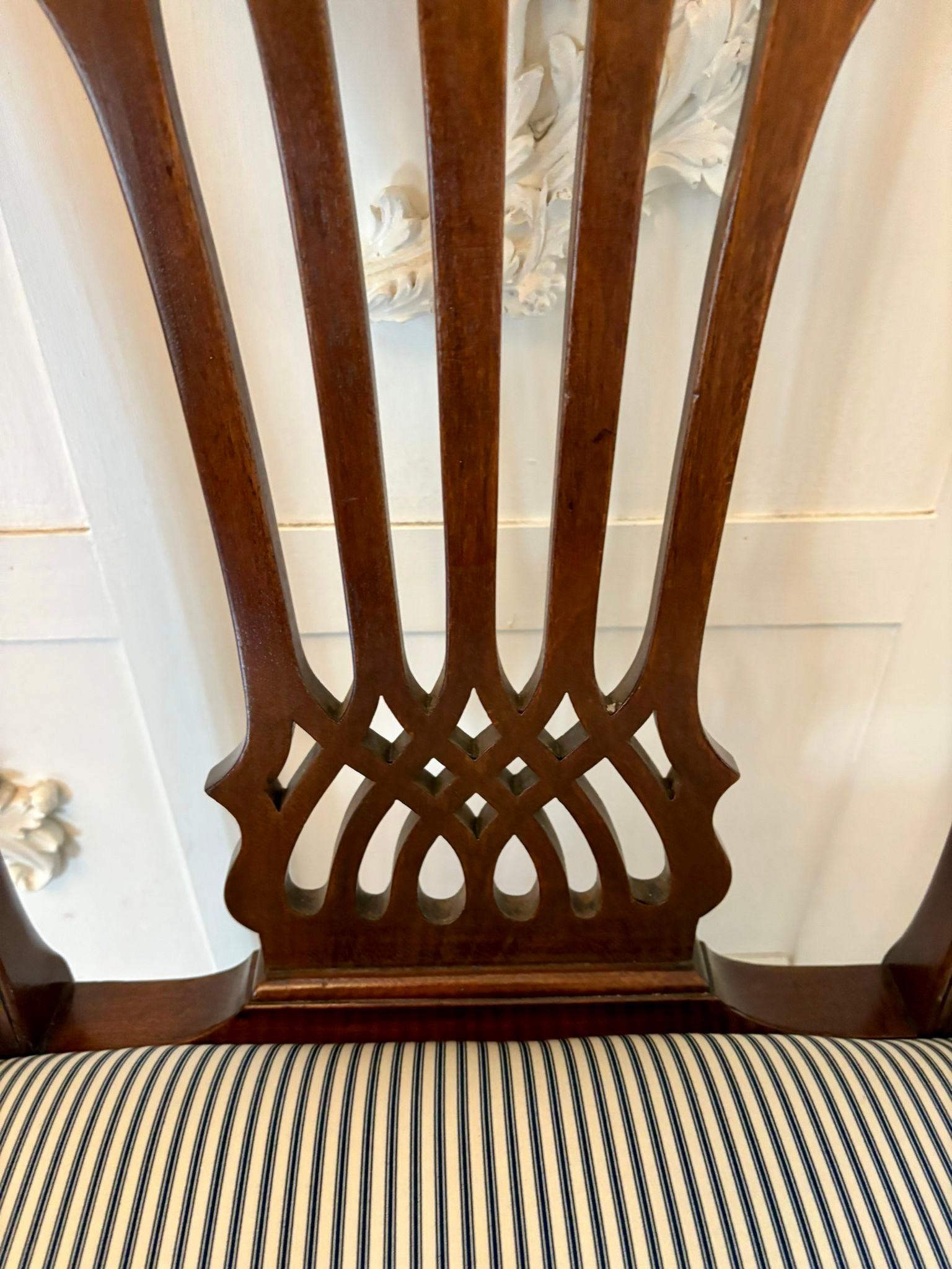 Ensemble de 8 chaises de salle à manger victoriennes anciennes en acajou sculpté de qualité exceptionnelle en vente 8