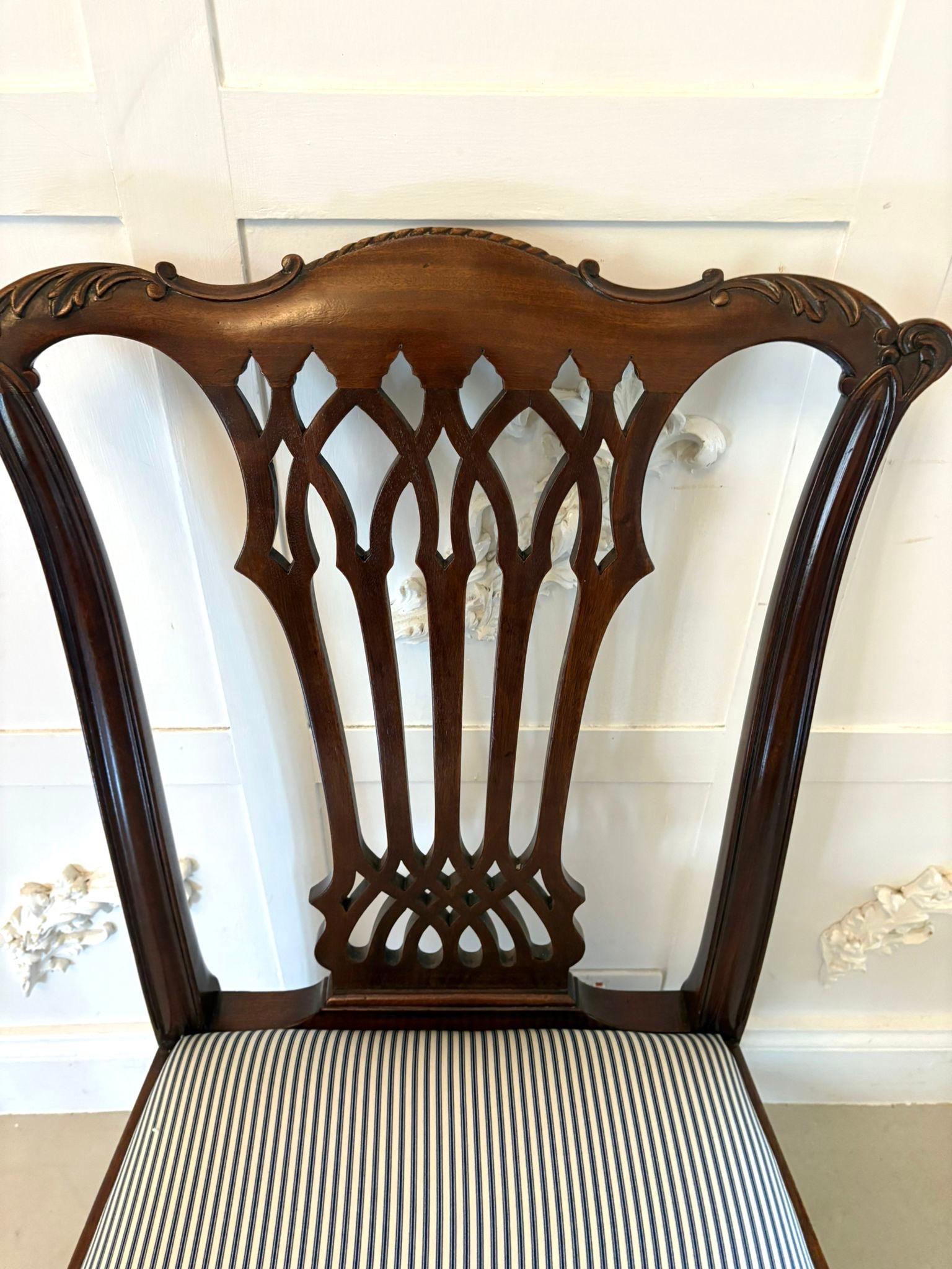 Ensemble de 8 chaises de salle à manger victoriennes anciennes en acajou sculpté de qualité exceptionnelle en vente 10