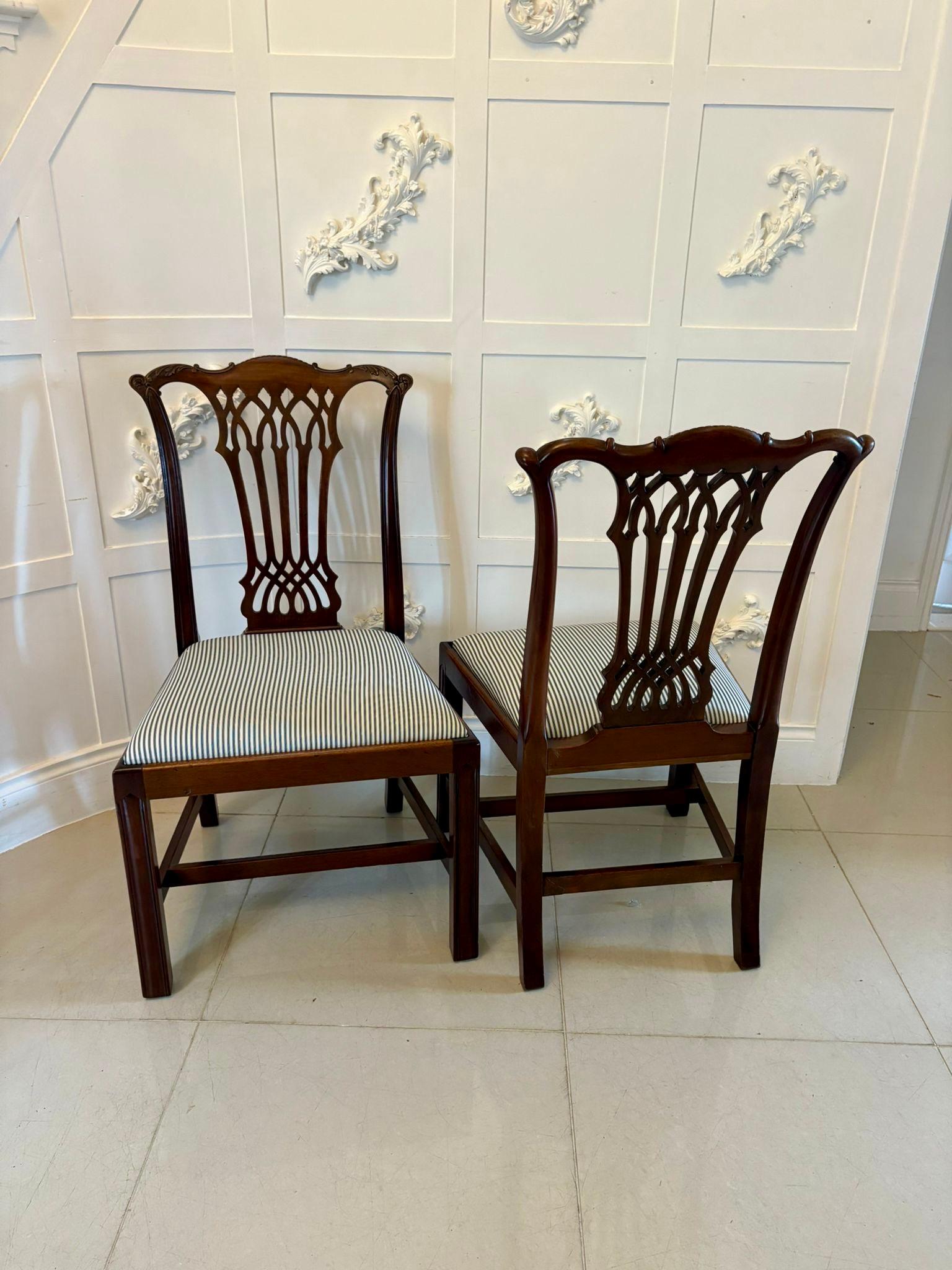 Ensemble de 8 chaises de salle à manger victoriennes anciennes en acajou sculpté de qualité exceptionnelle en vente 12