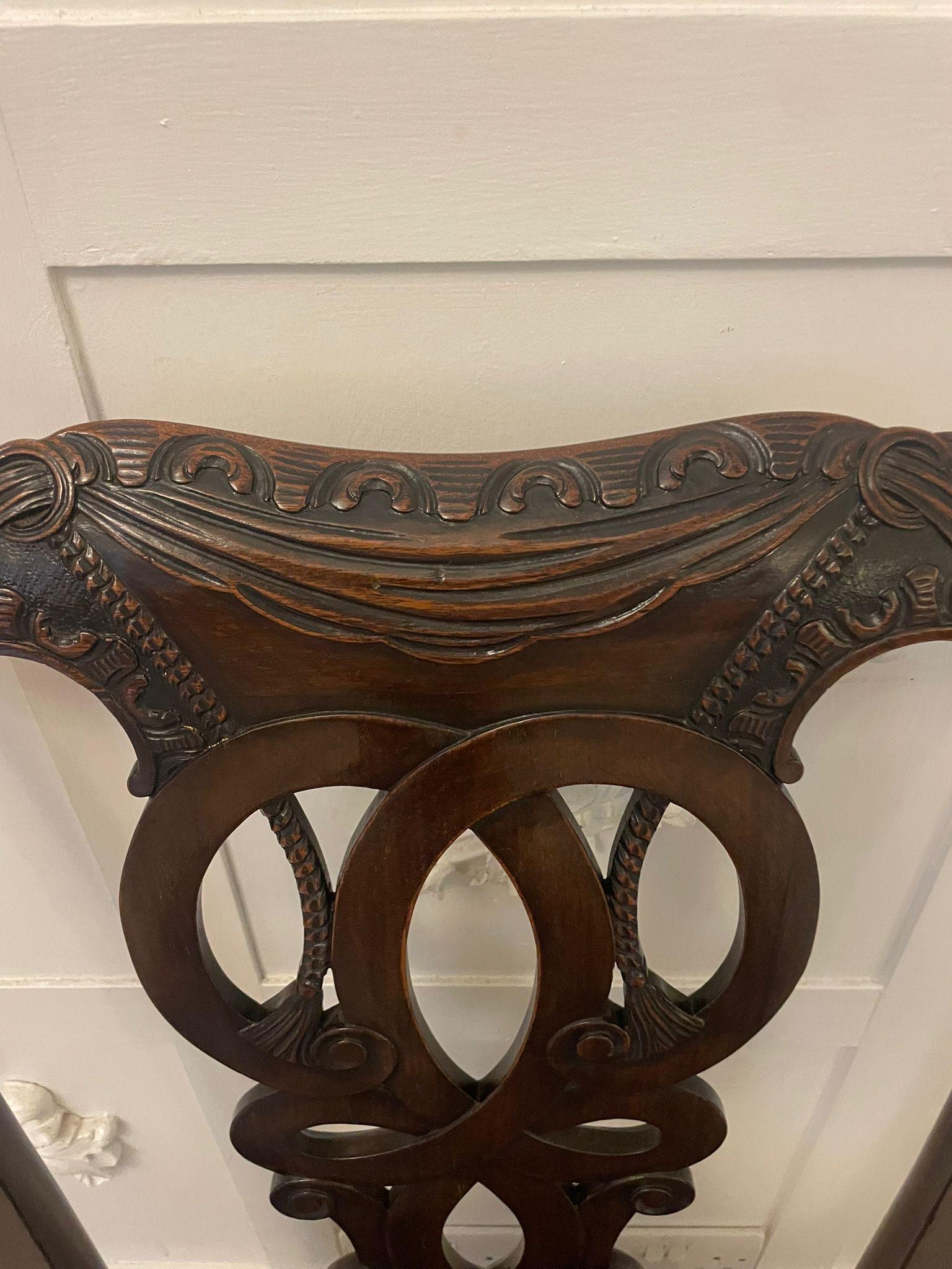 Ensemble de 8 chaises de salle à manger victoriennes anciennes en acajou sculpté de qualité exceptionnelle en vente 11