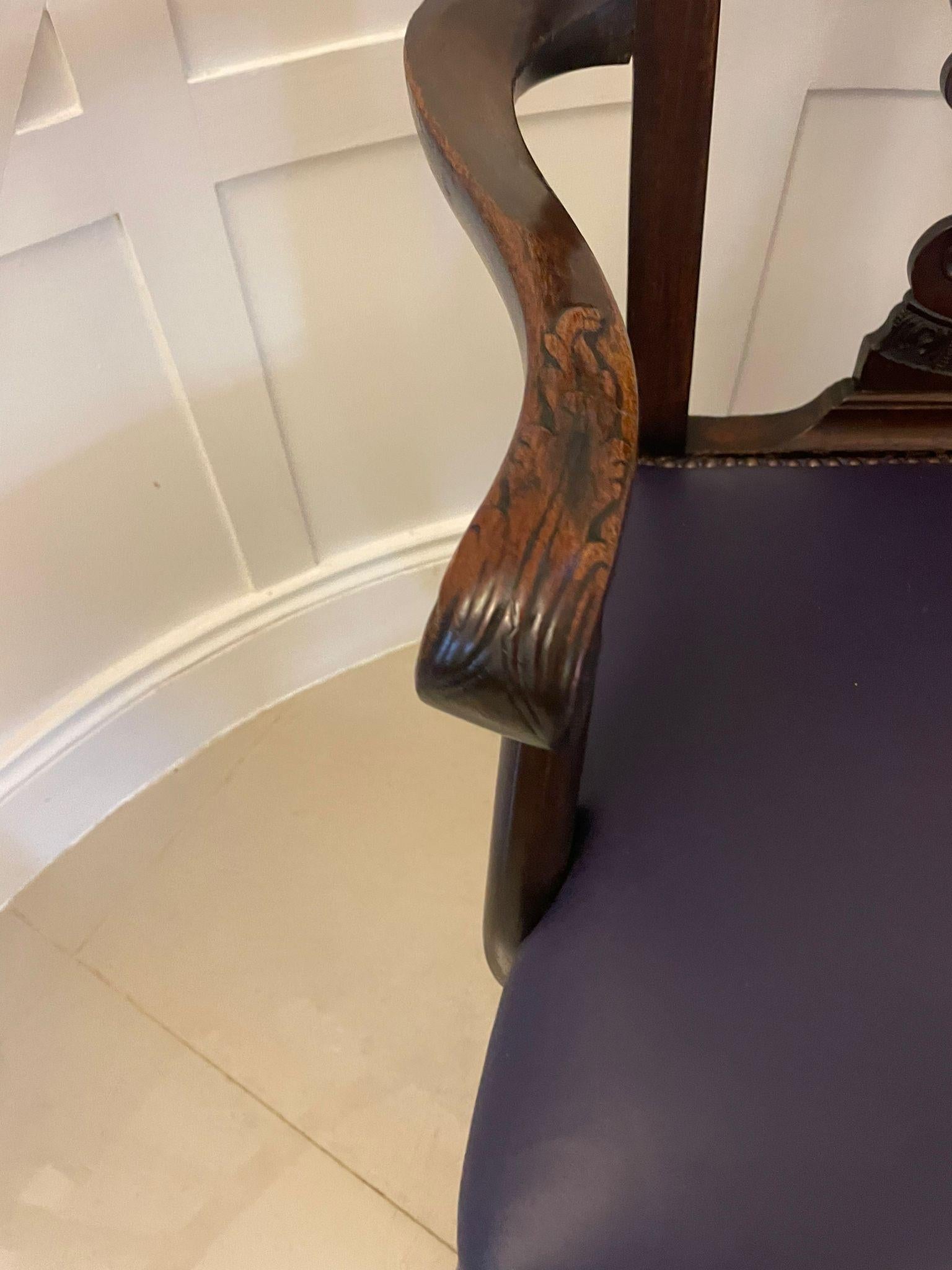 XIXe siècle Ensemble de 8 chaises de salle à manger victoriennes anciennes en acajou sculpté de qualité exceptionnelle en vente