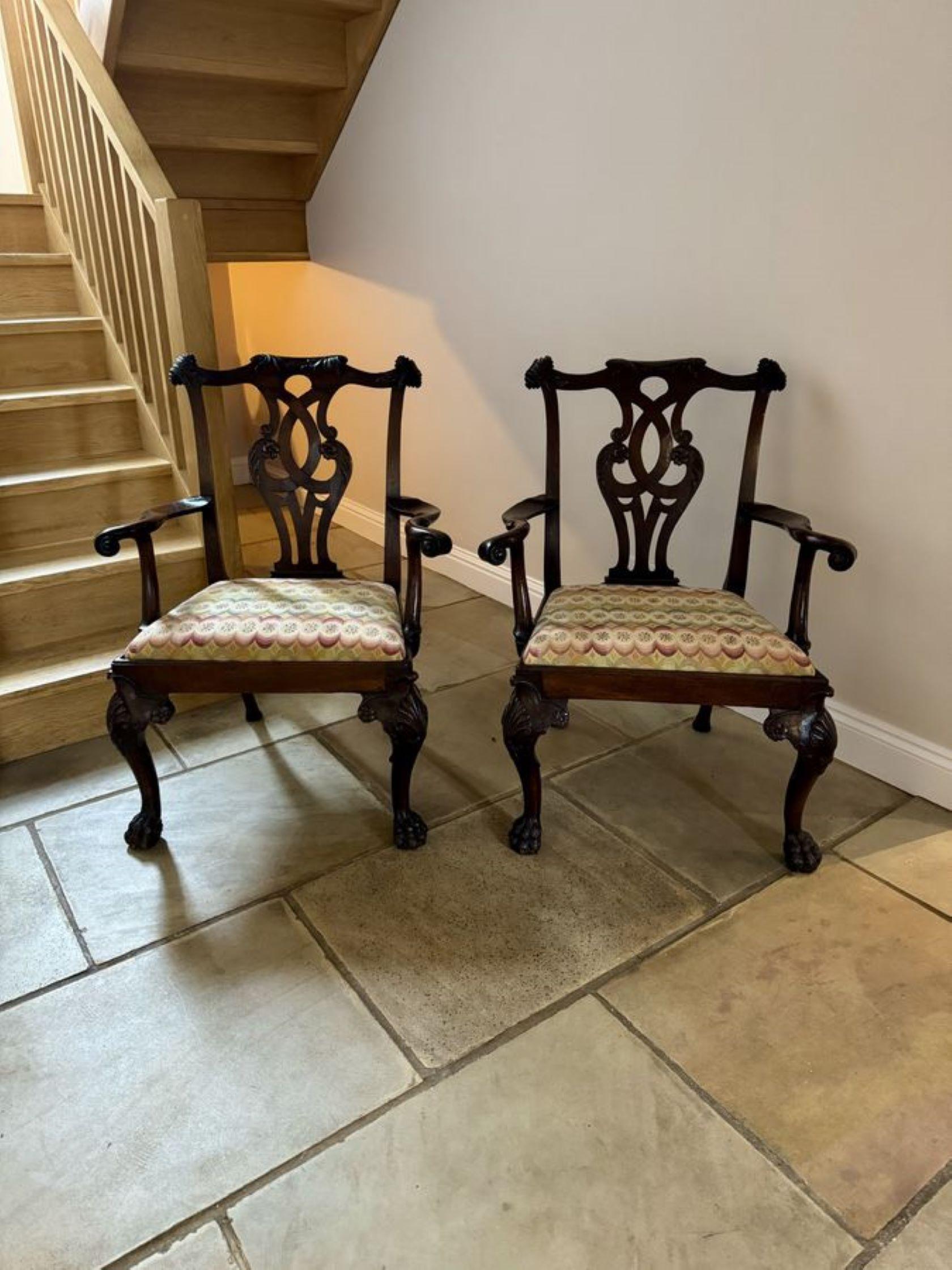 XIXe siècle Ensemble de huit chaises de salle à manger irlandaises de style Chippendale  en vente