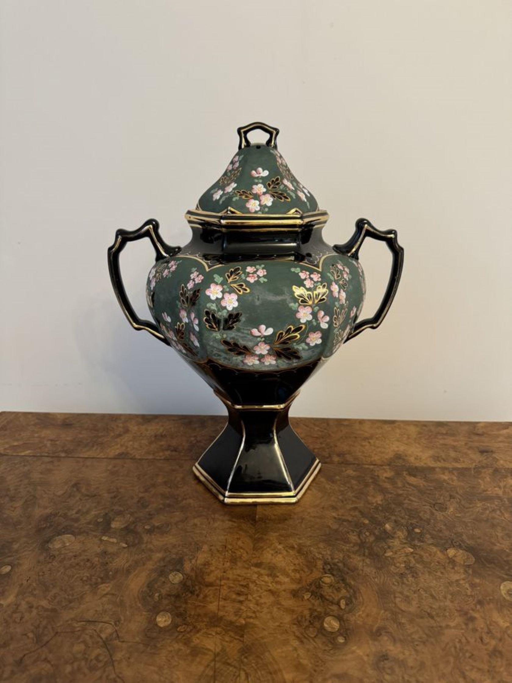 Outstanding quality unusual antique Victorian samovar  In Good Condition For Sale In Ipswich, GB