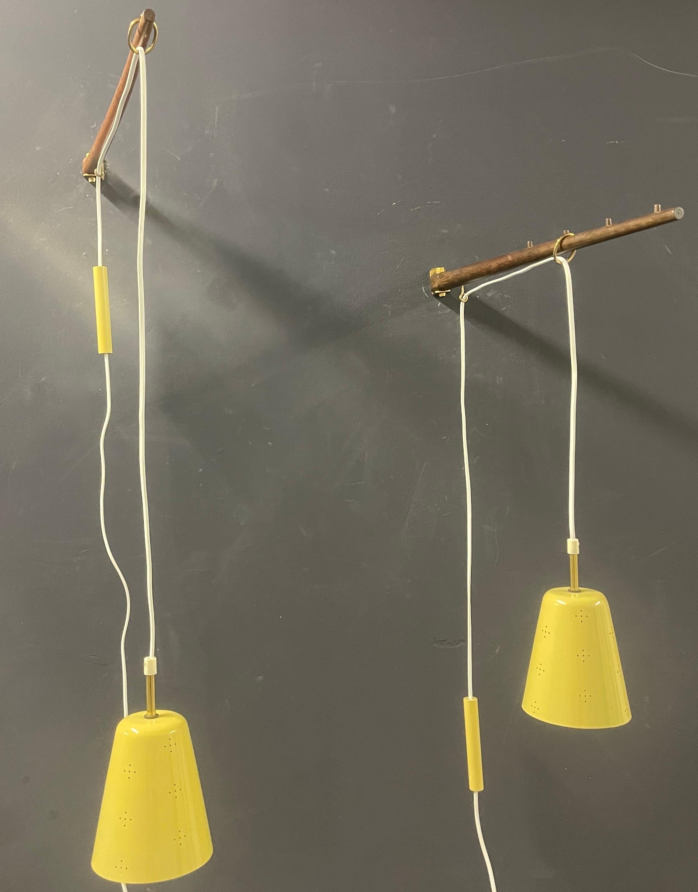 Mid-Century Modern outstanding rare counterweight dornstab wall lamp For Sale