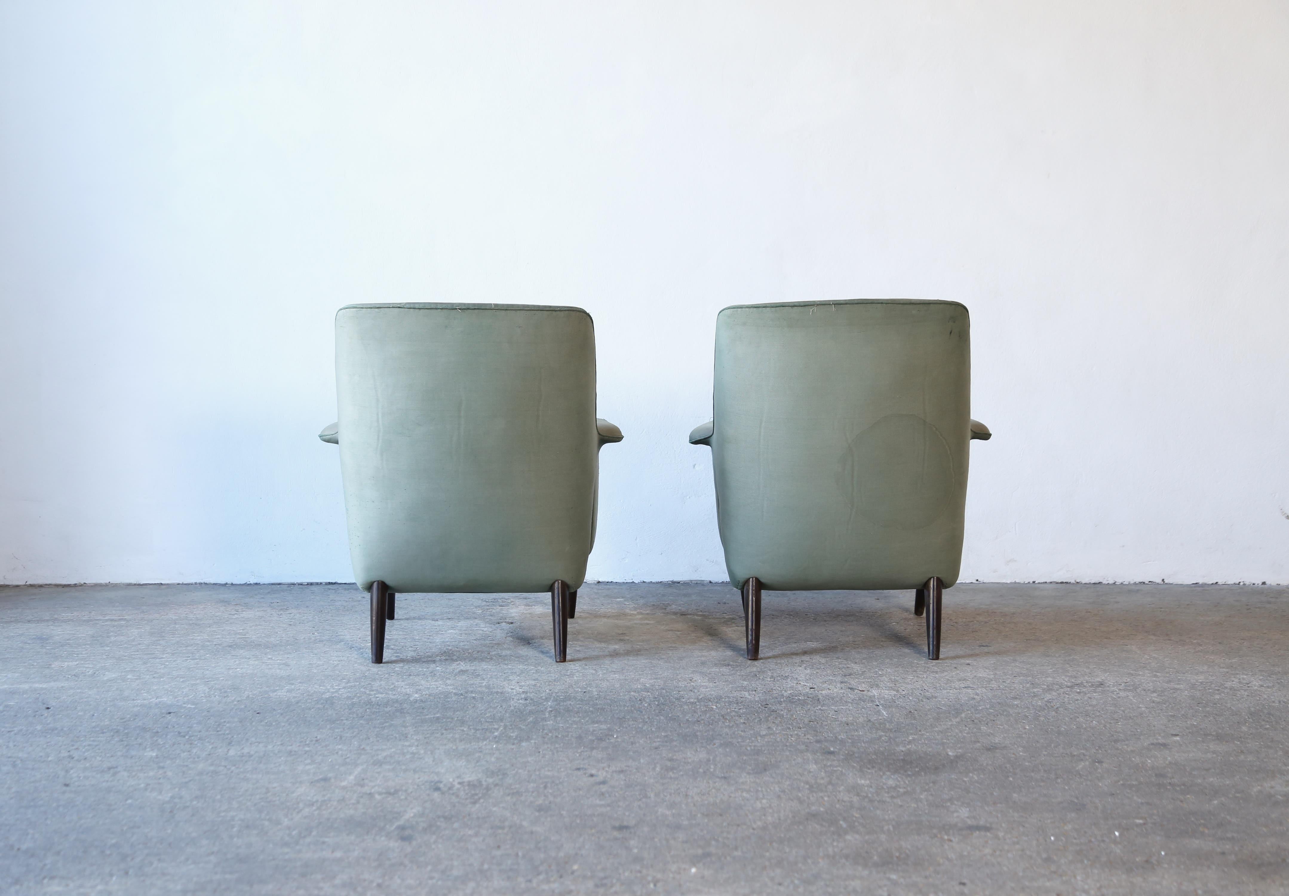 Outstanding, Rare Lounge Chairs, Italy, 1950s, For Reupholstery For Sale 3