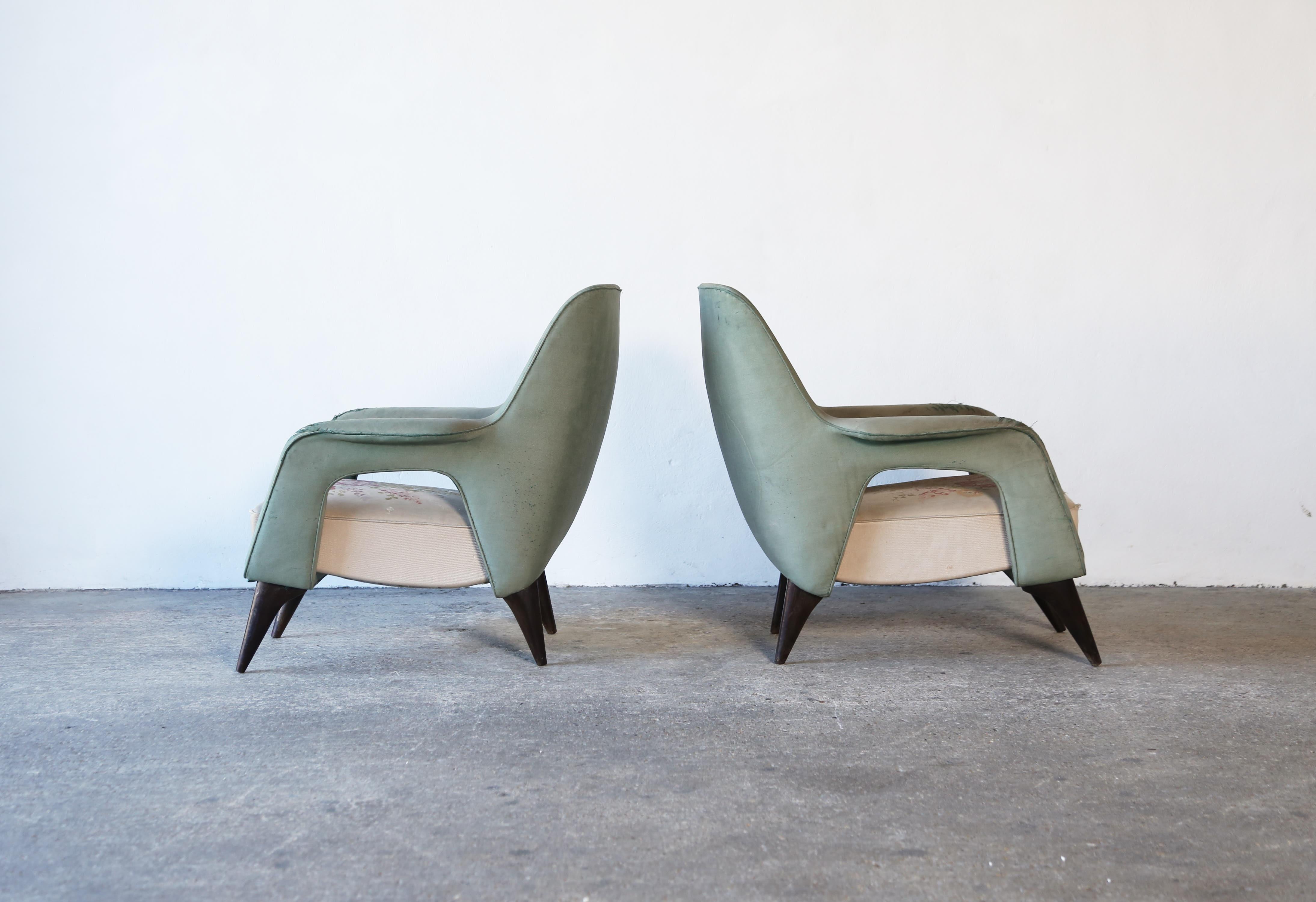 Outstanding, Rare Lounge Chairs, Italy, 1950s, For Reupholstery For Sale 1
