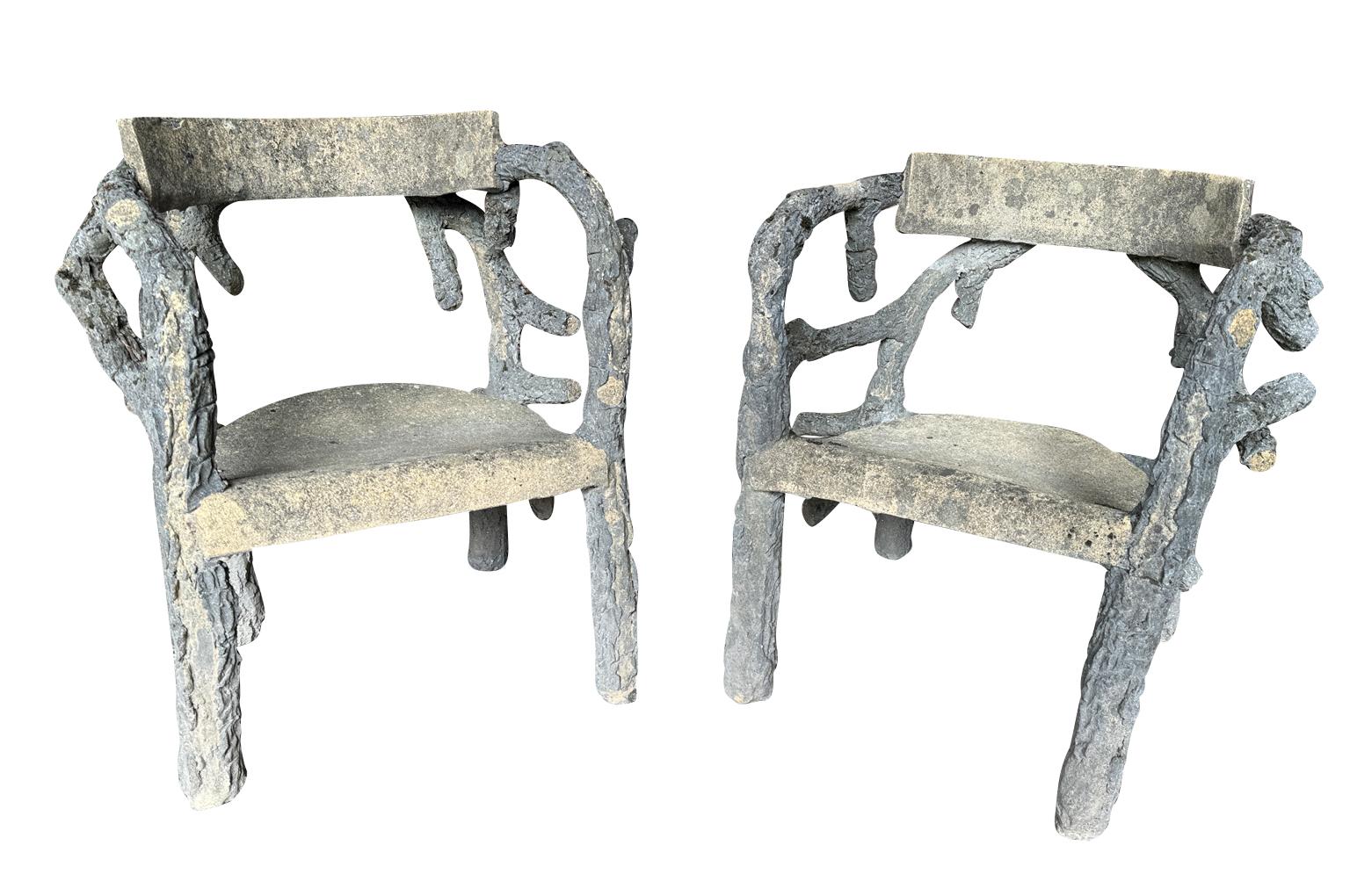 Magnifique ensemble de 4 chaises de jardin françaises en faux bois en vente 2
