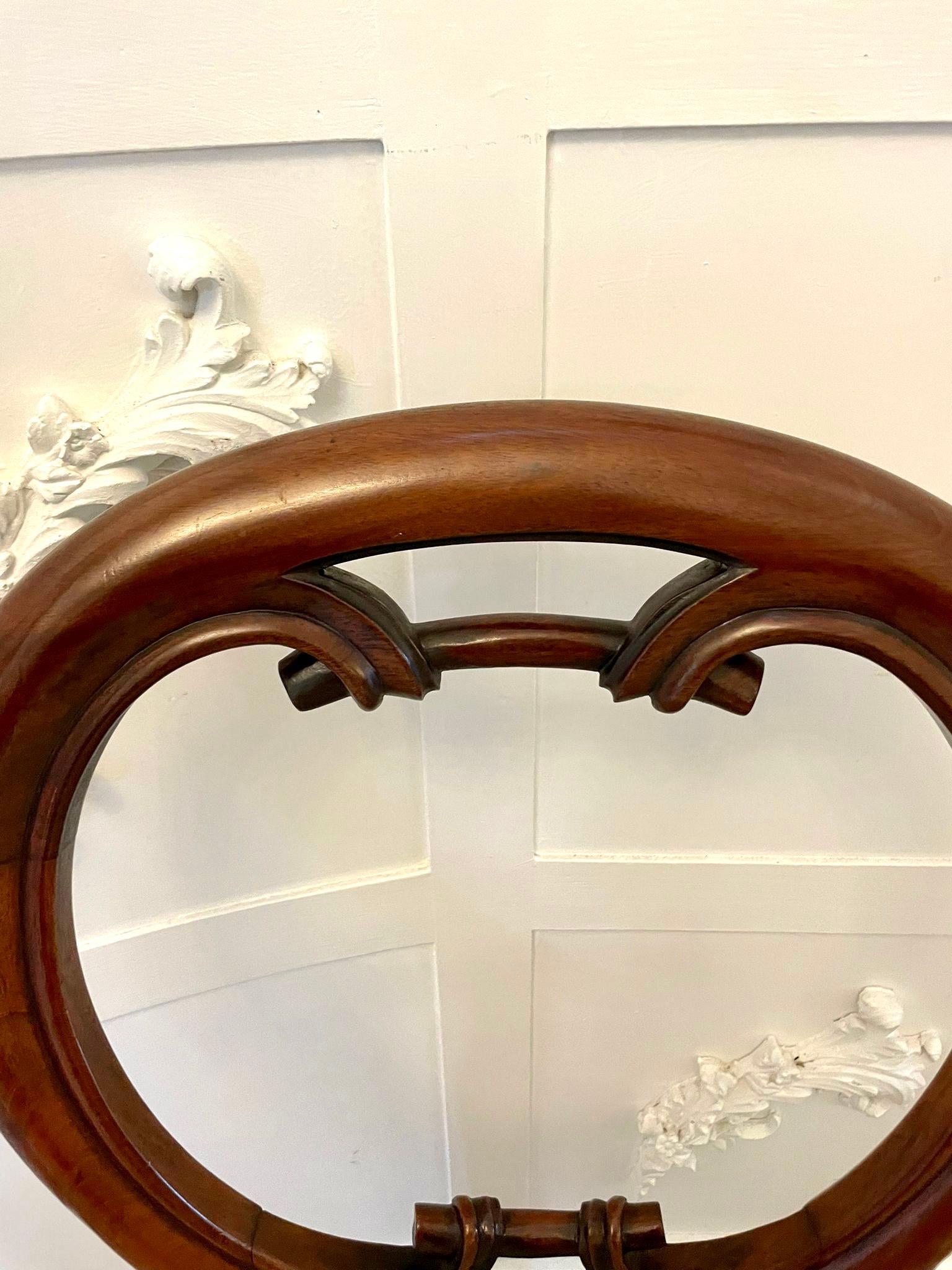 Outstanding Set of 6 Victorian Antique Mahogany Balloon Back Dining Chairs For Sale 3