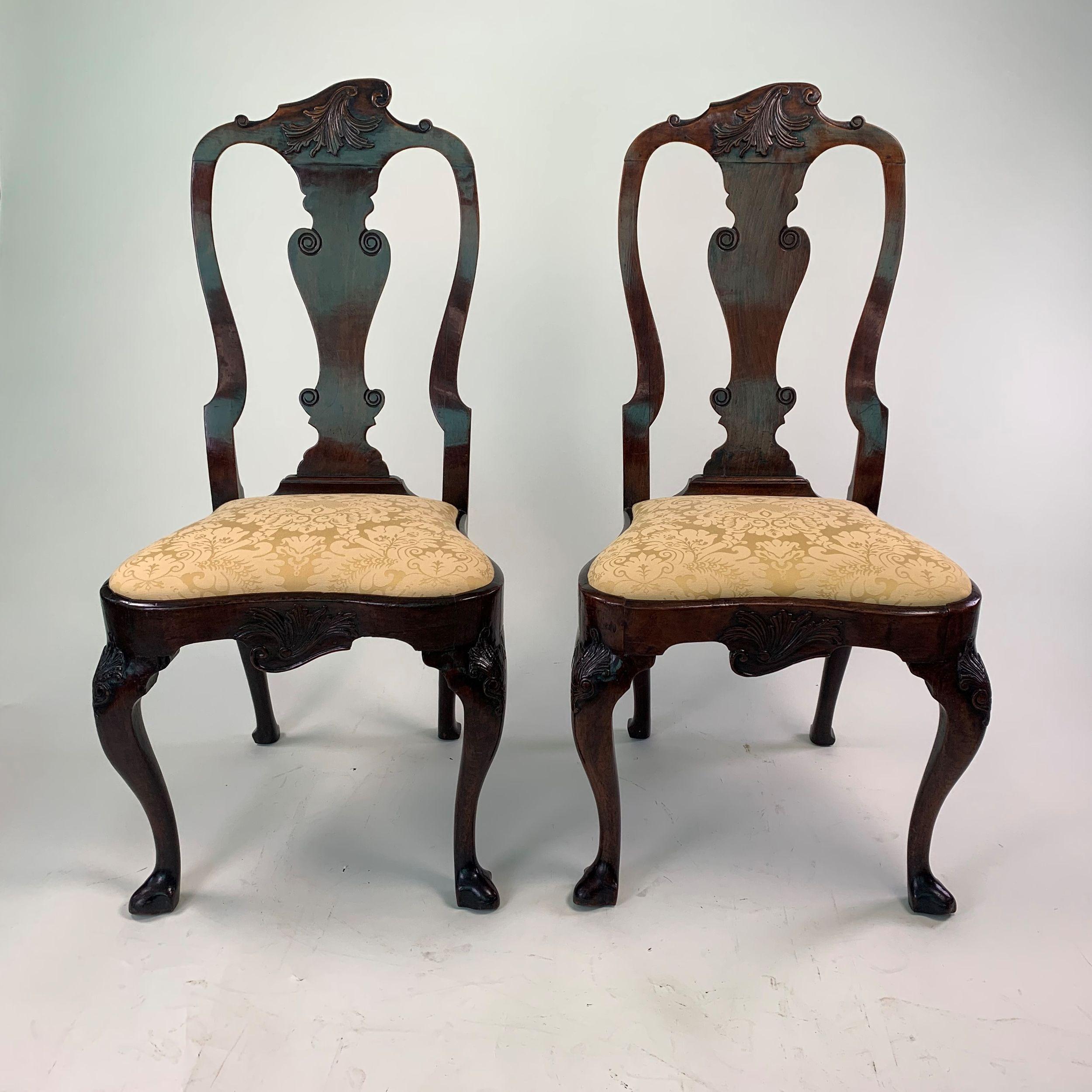 Outstanding Set of Six George II Walnut Dining Chairs In Fair Condition For Sale In Folkestone, GB