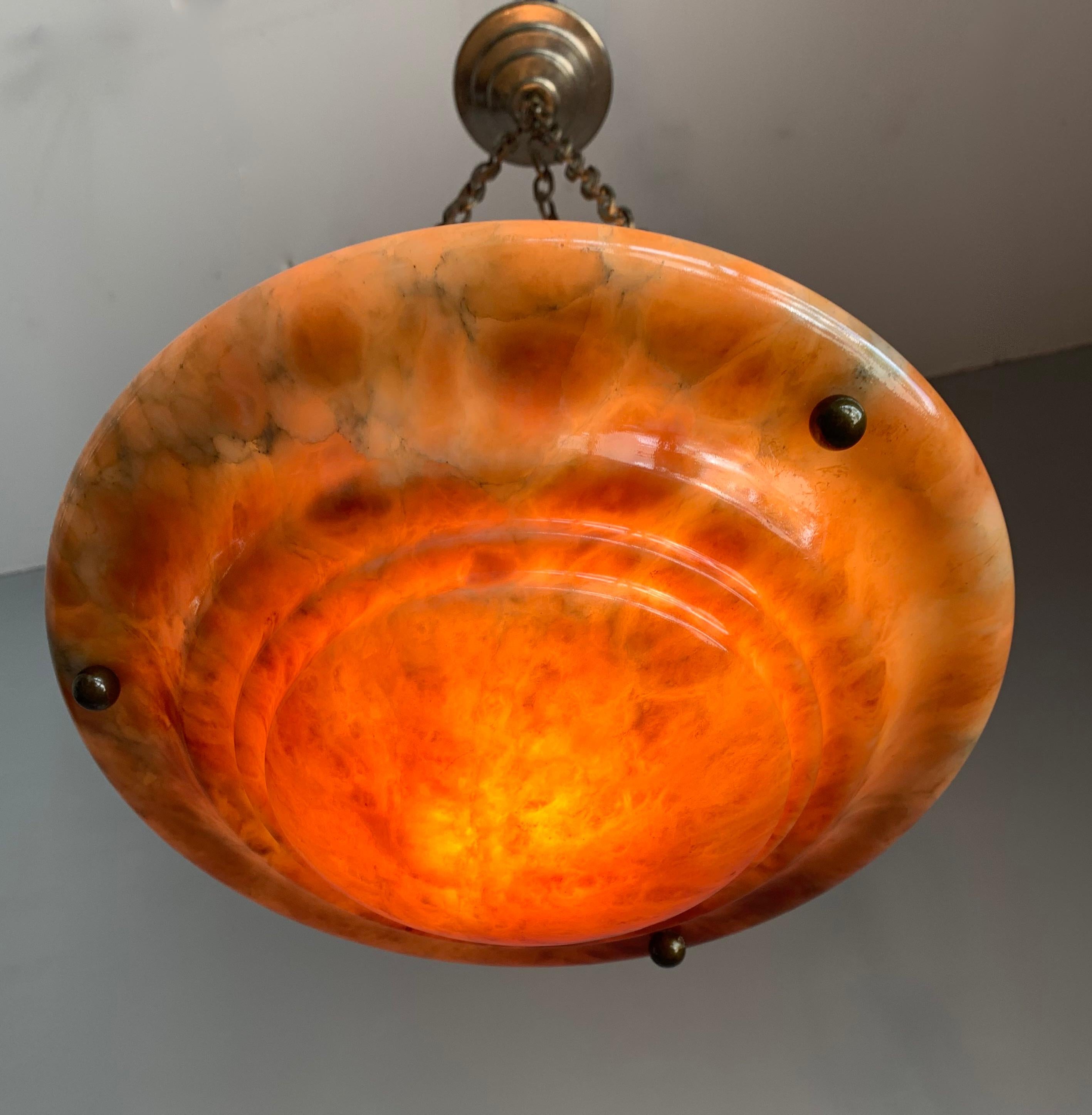 Design Timeless Art Deco Amber Color & Layered Alabaster Pendant Light / Fixture en vente 8