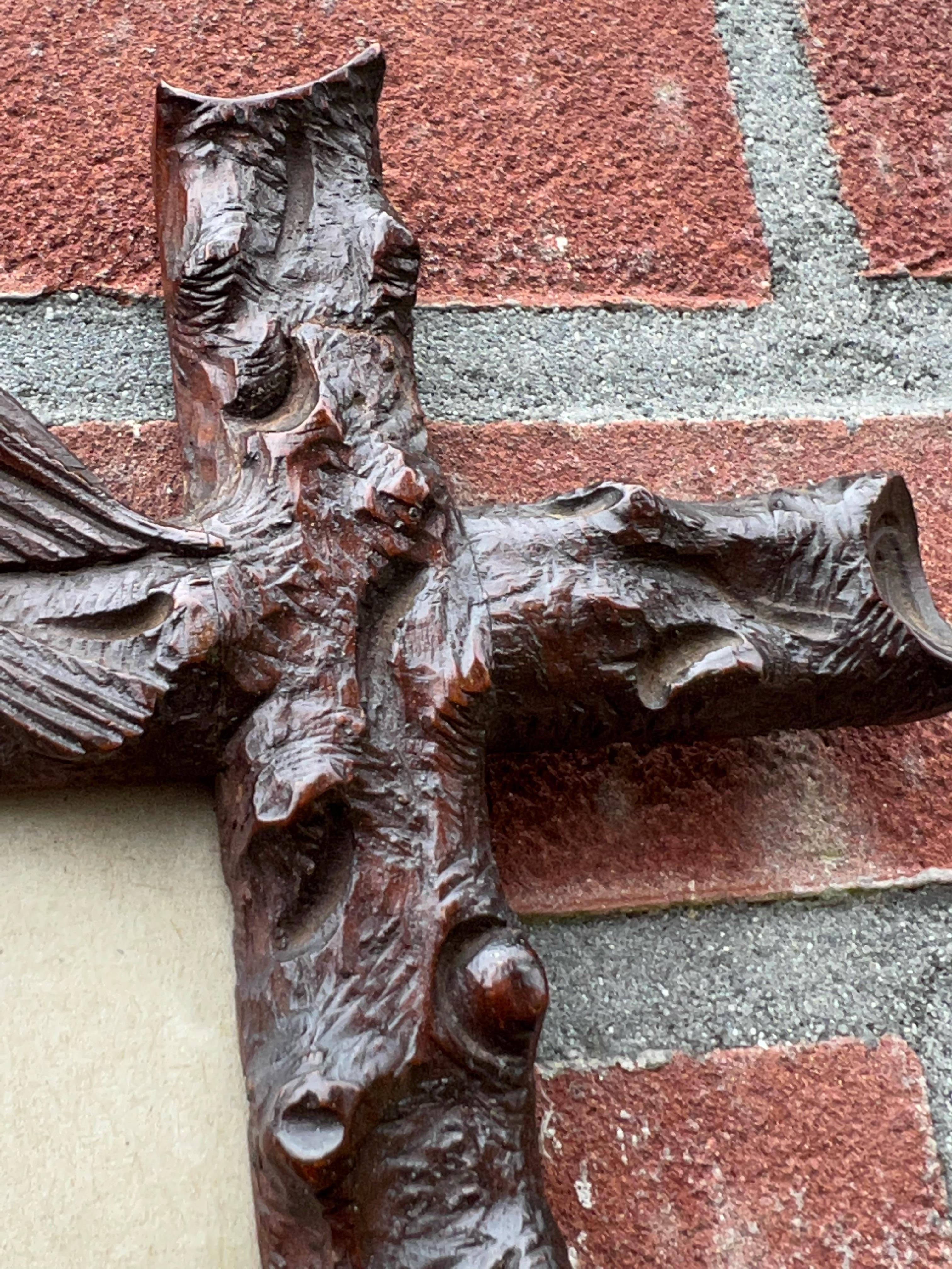 Hervorragender viktorianischer antiker, feinster geschnitzter Nussbaum-Bilderrahmen mit Vogel auf der Oberseite (Englisch) im Angebot