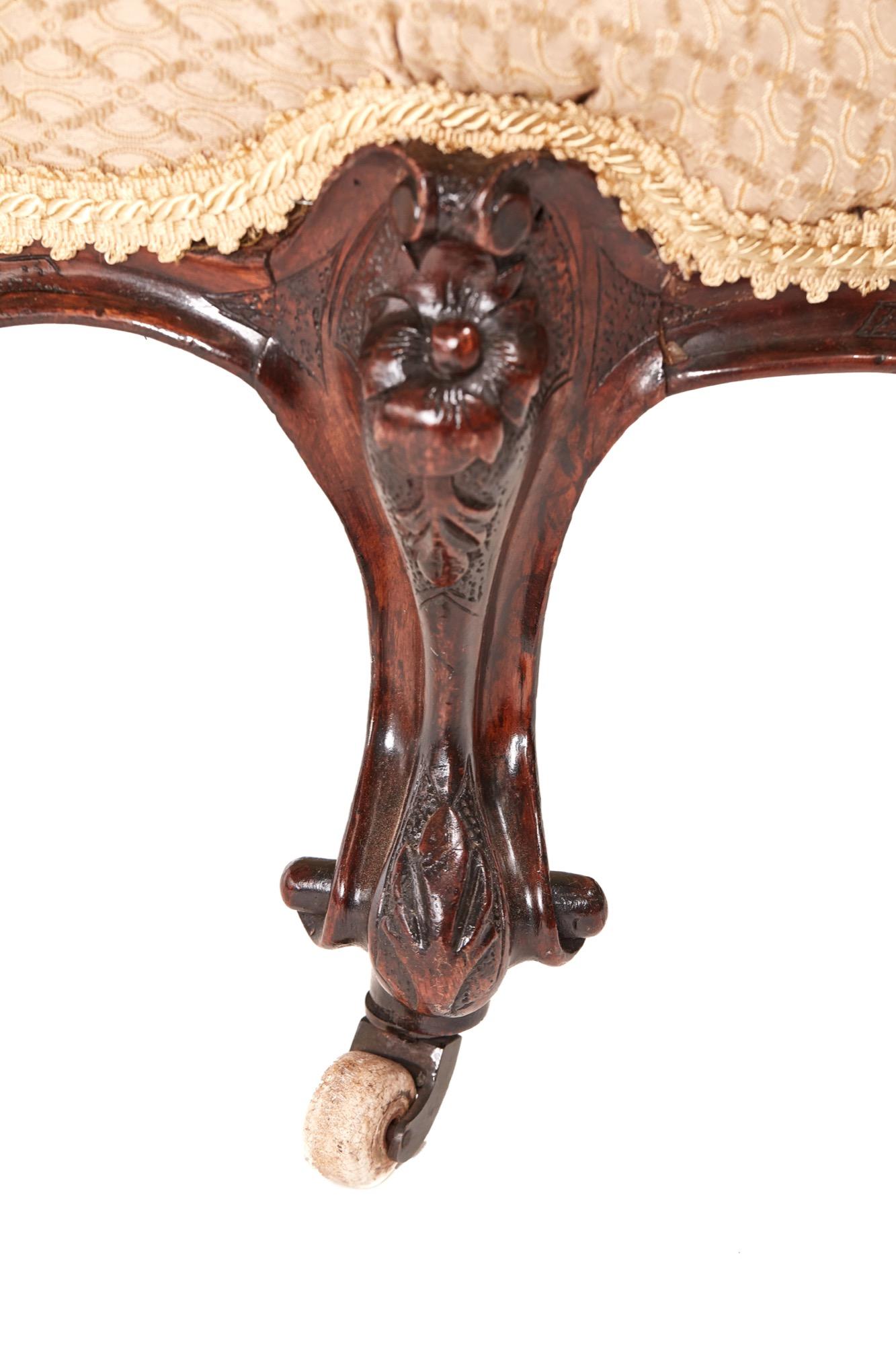 Outstanding Victorian Carved Walnut Ladies Chair In Excellent Condition For Sale In Stutton, GB