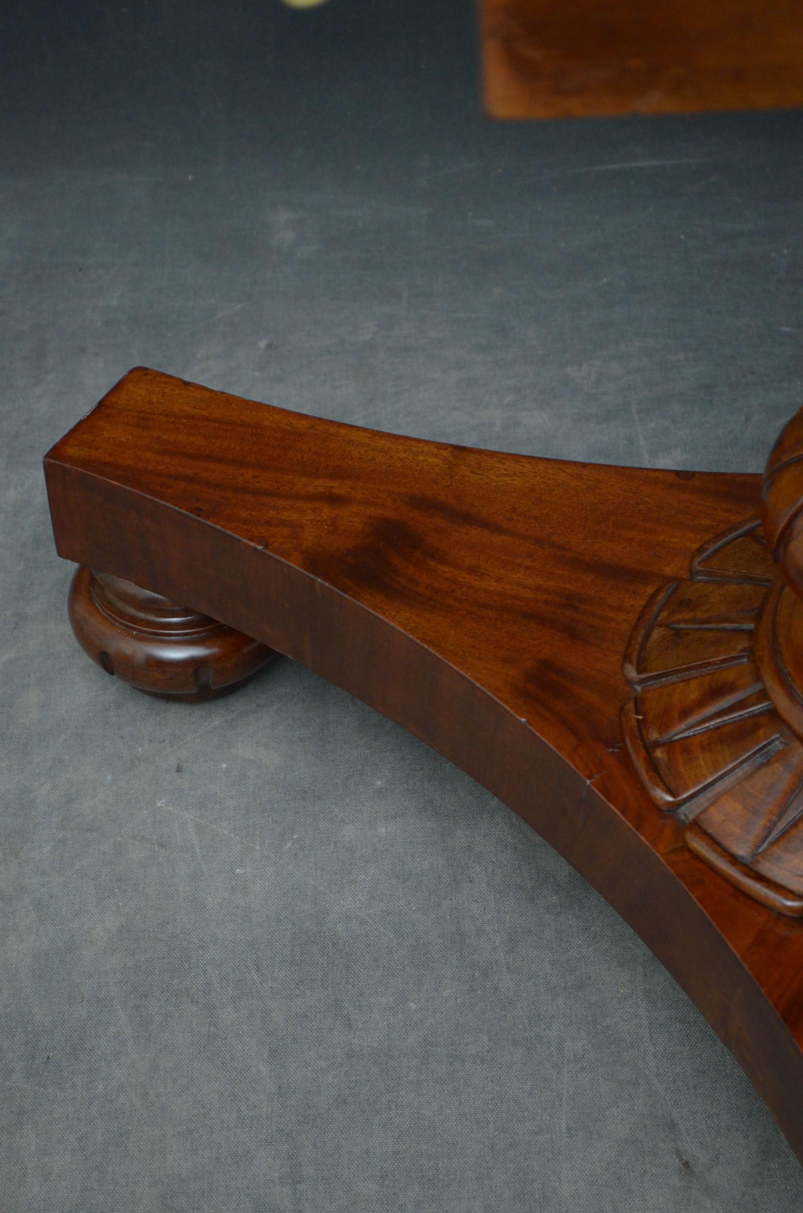 Outstanding William IV Mahogany Centre/Dining Table 12